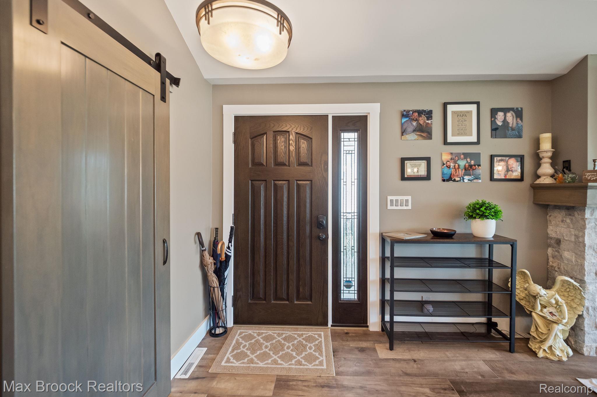 4295 Shoreview Lane