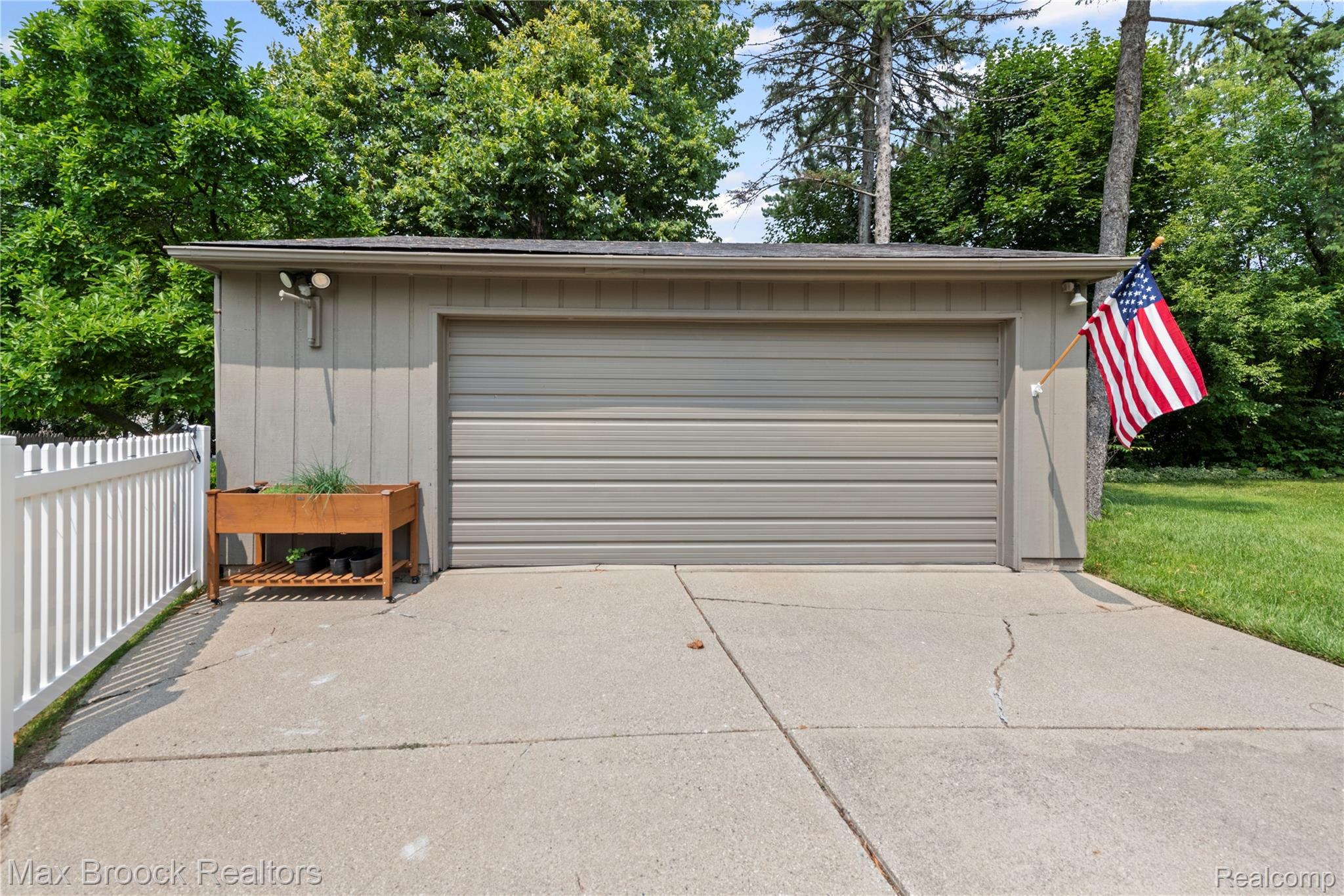437 Meadow Lane