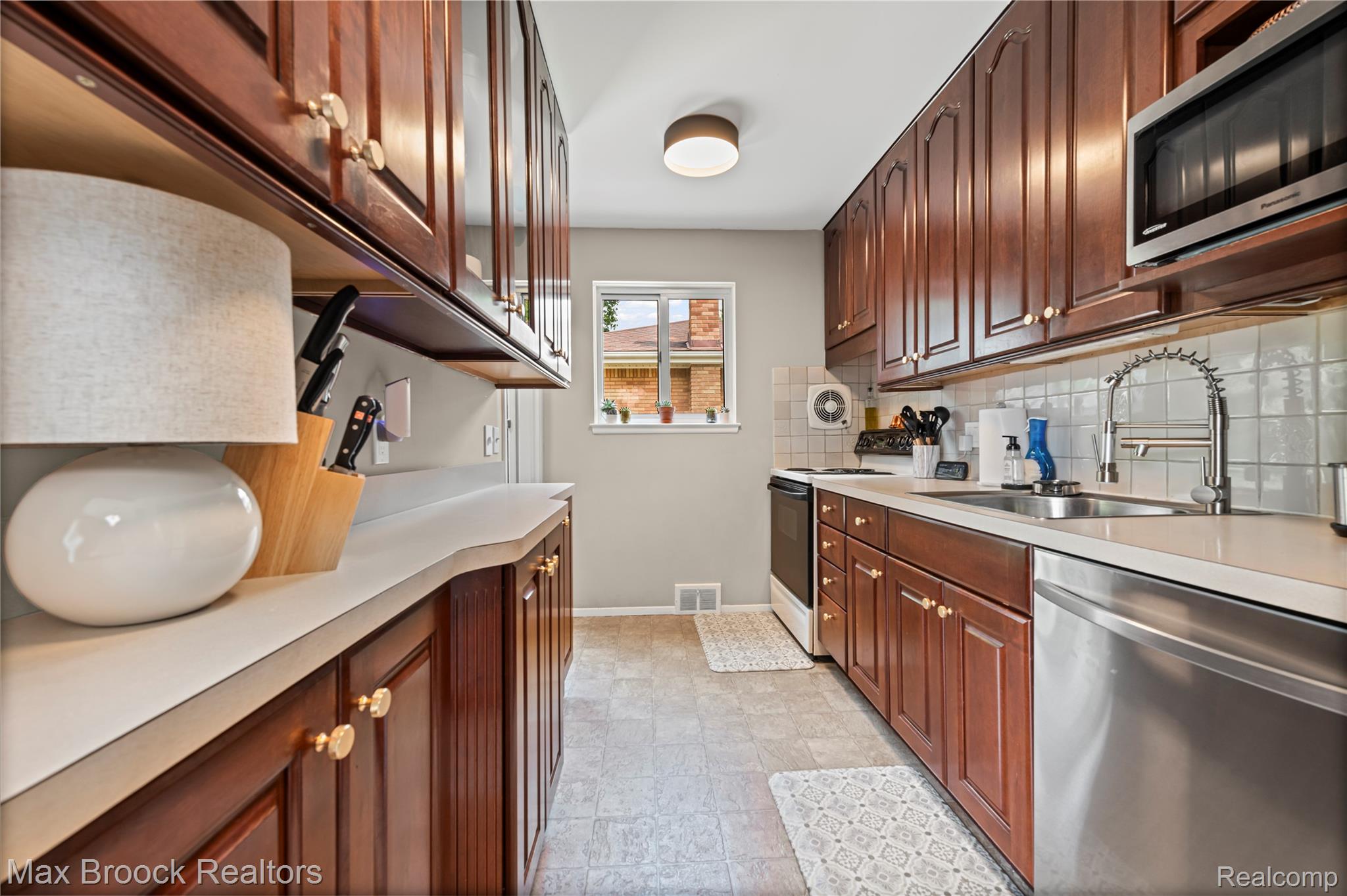 437 Meadow Lane