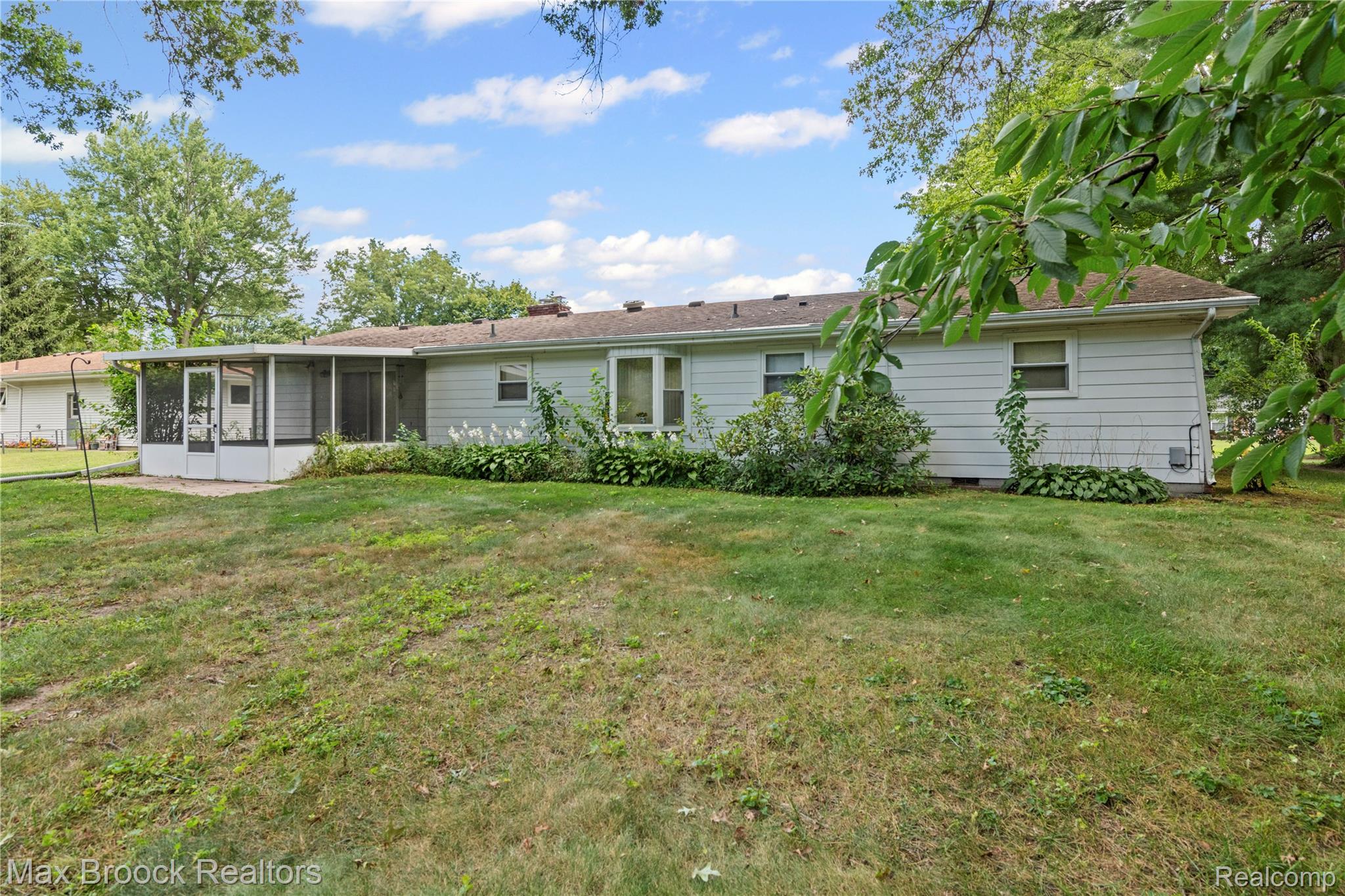 8071 Comanche Trail