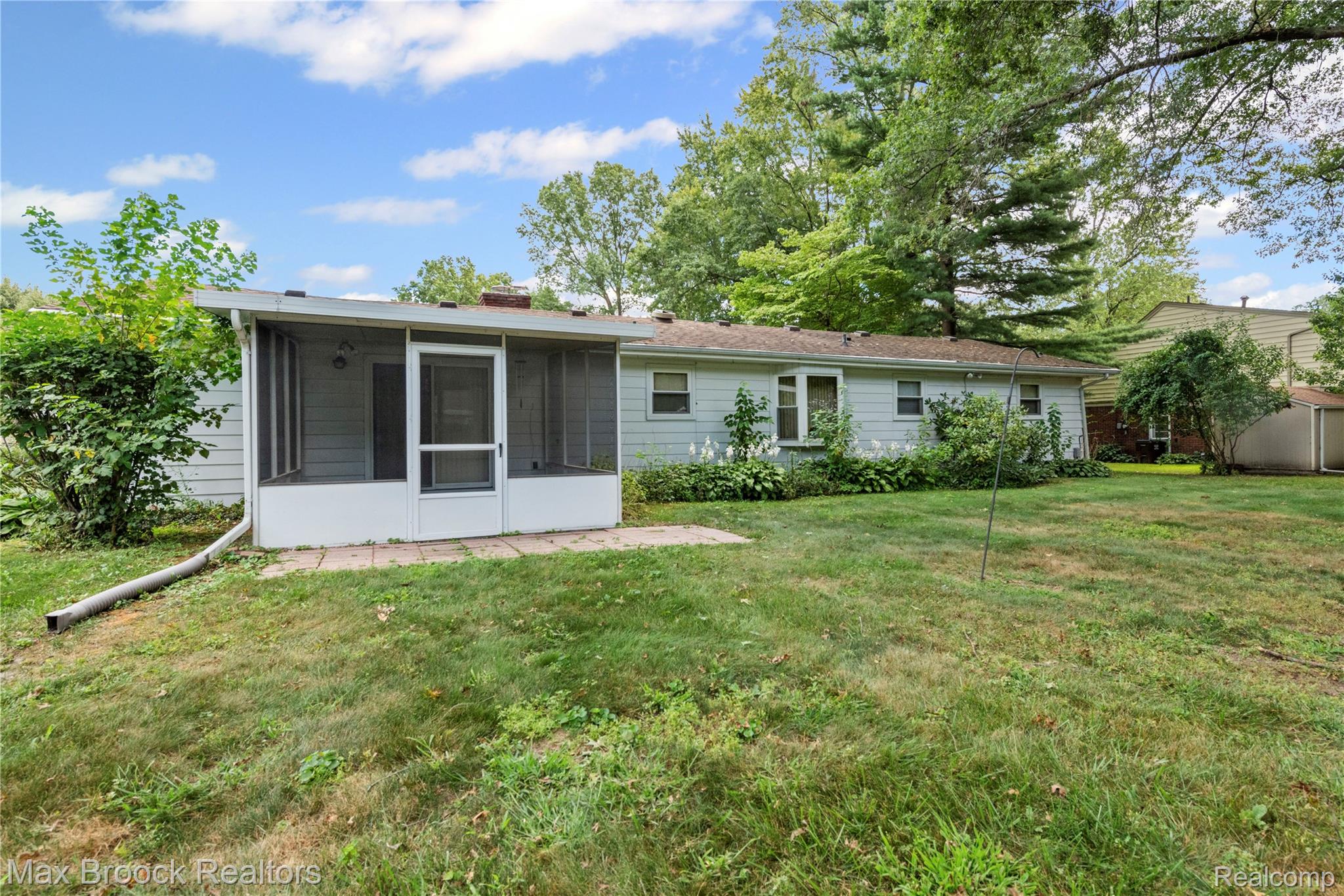 8071 Comanche Trail