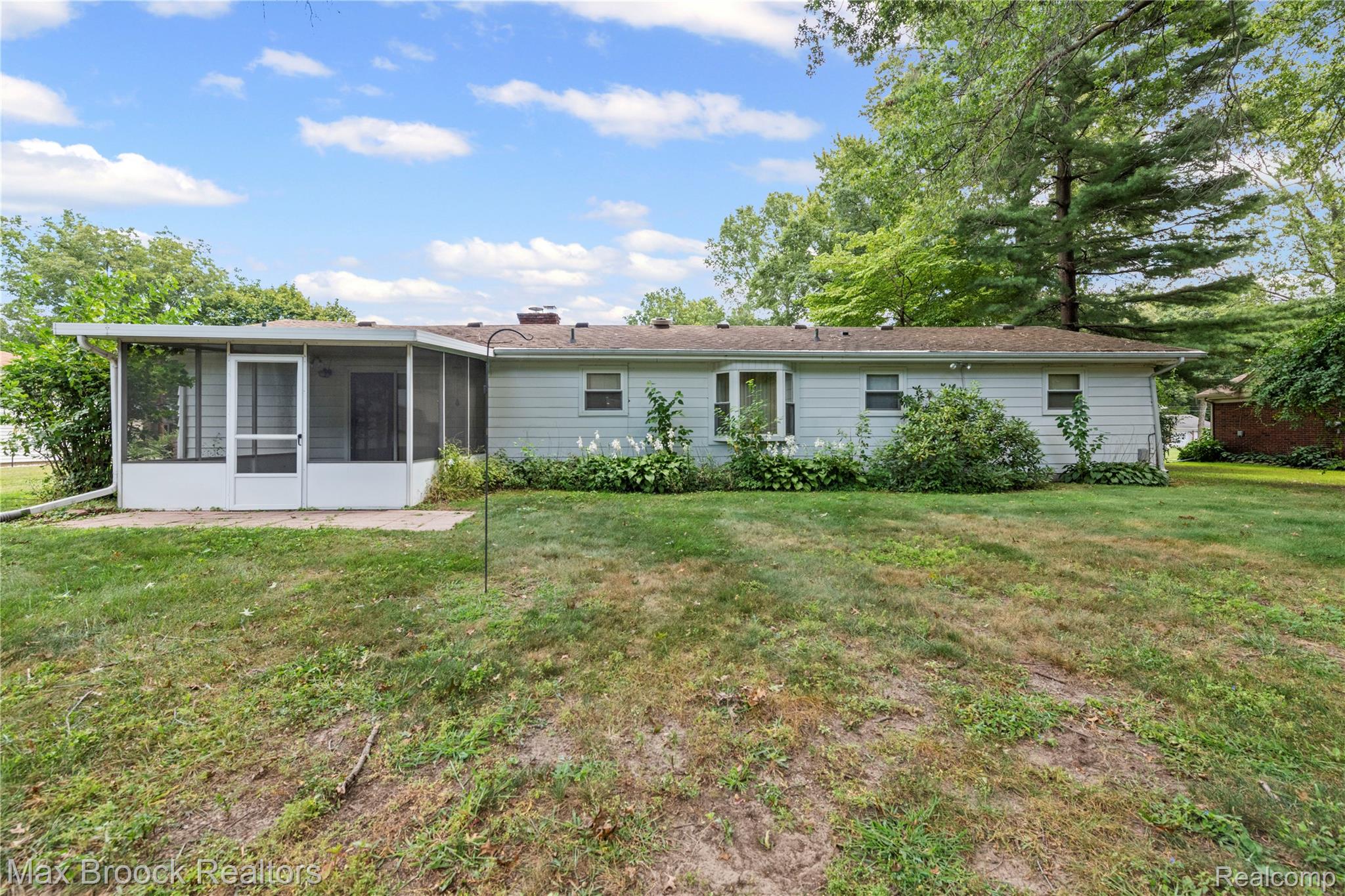 8071 Comanche Trail