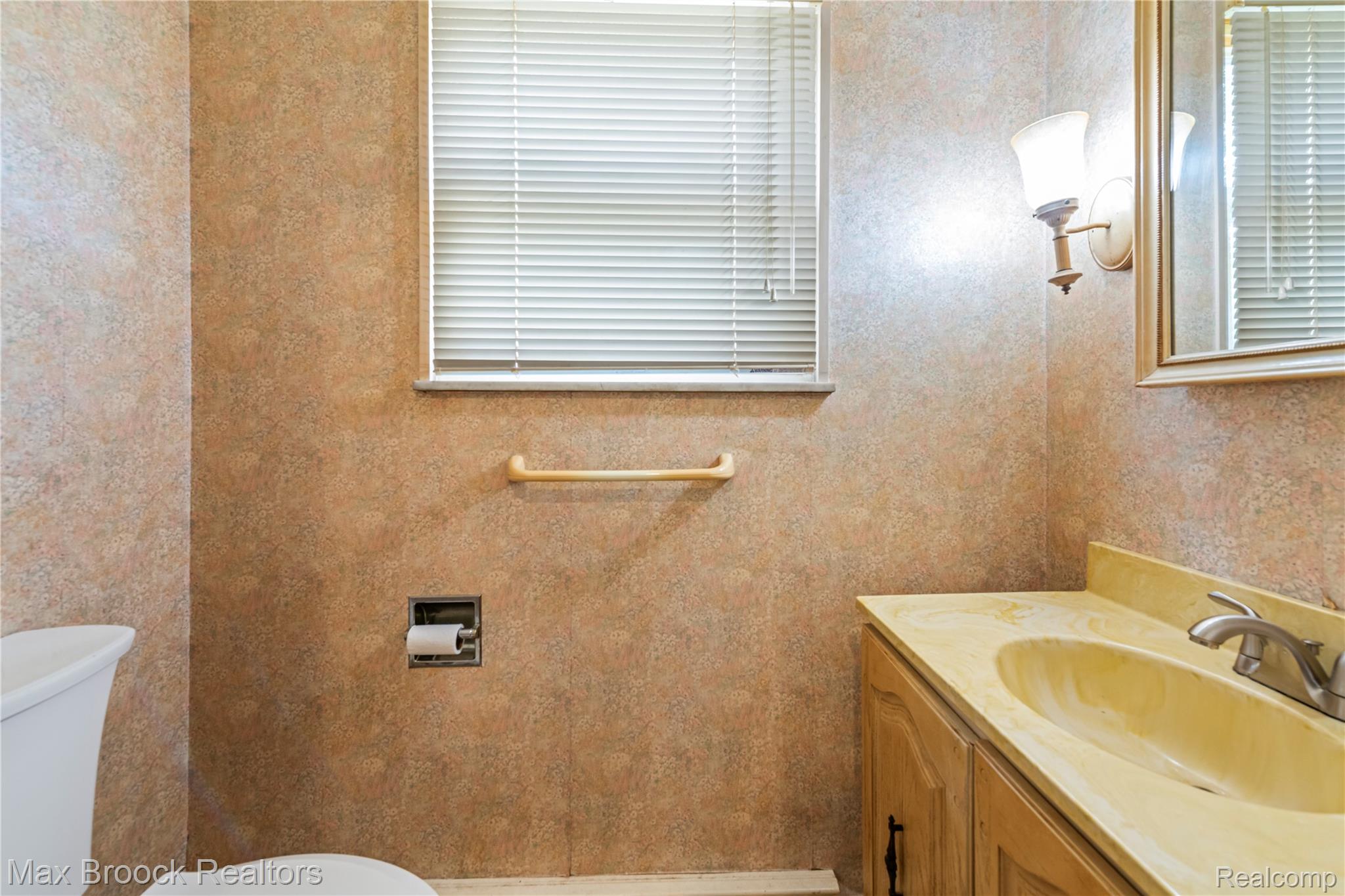 8071 Comanche Trail