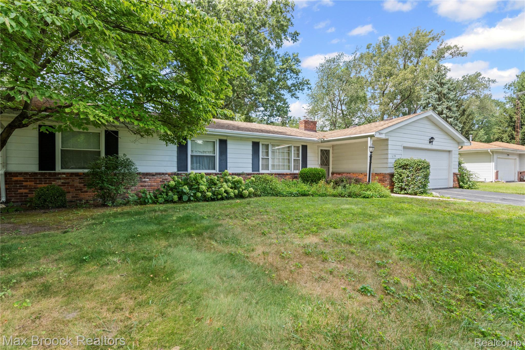 8071 Comanche Trail