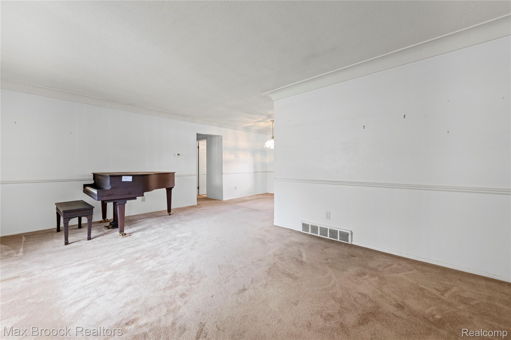 8071 Comanche Trail
