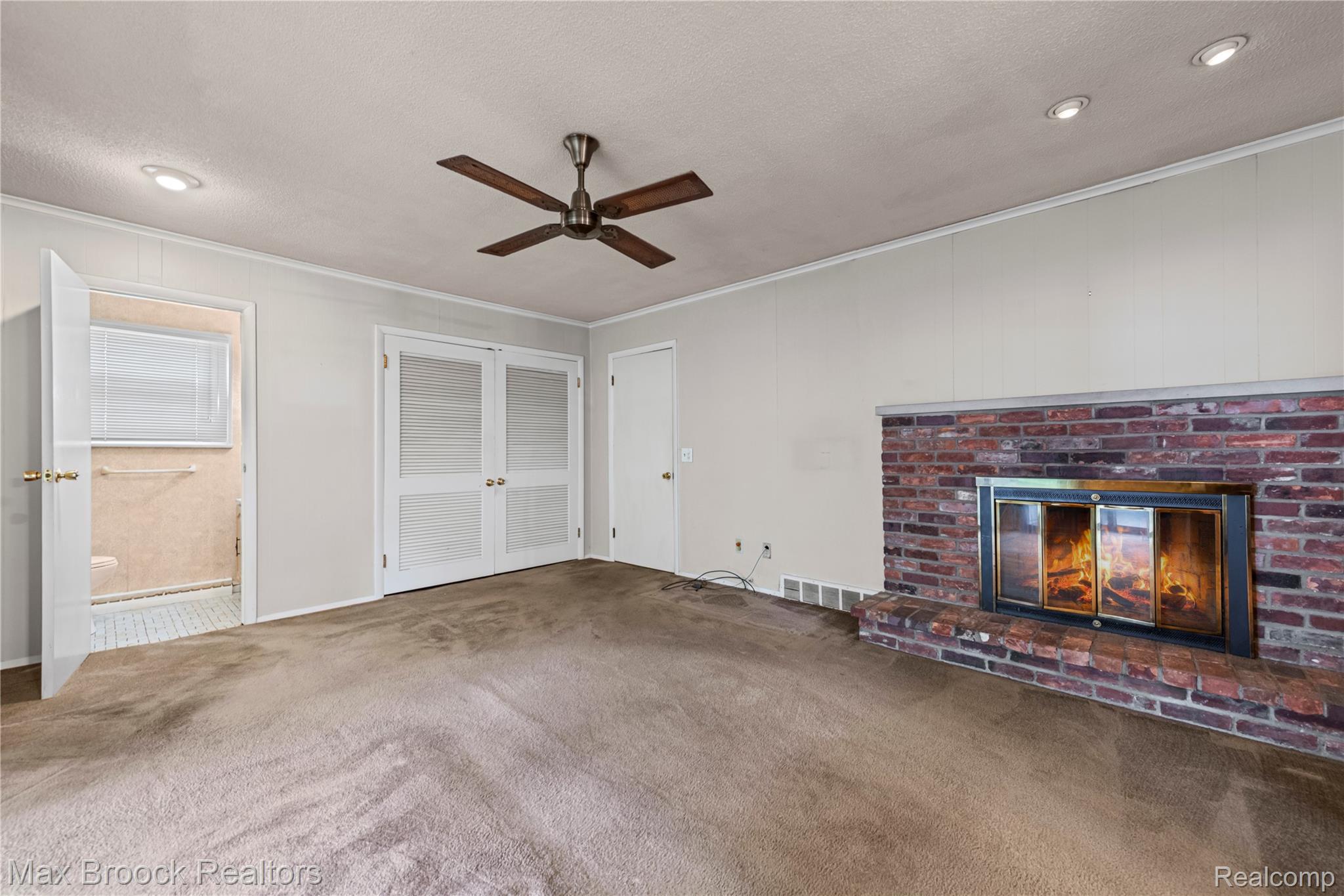 8071 Comanche Trail