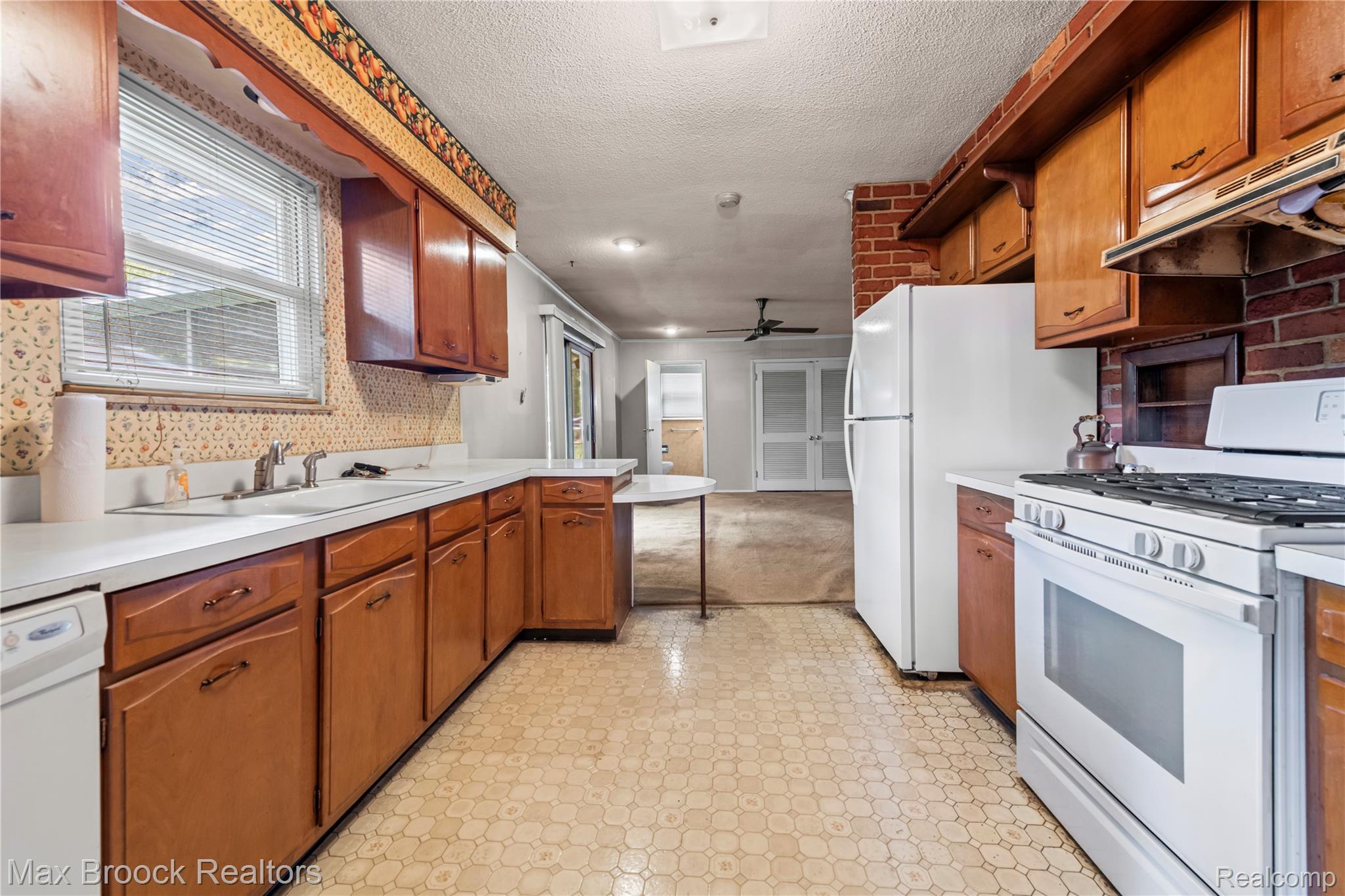 8071 Comanche Trail