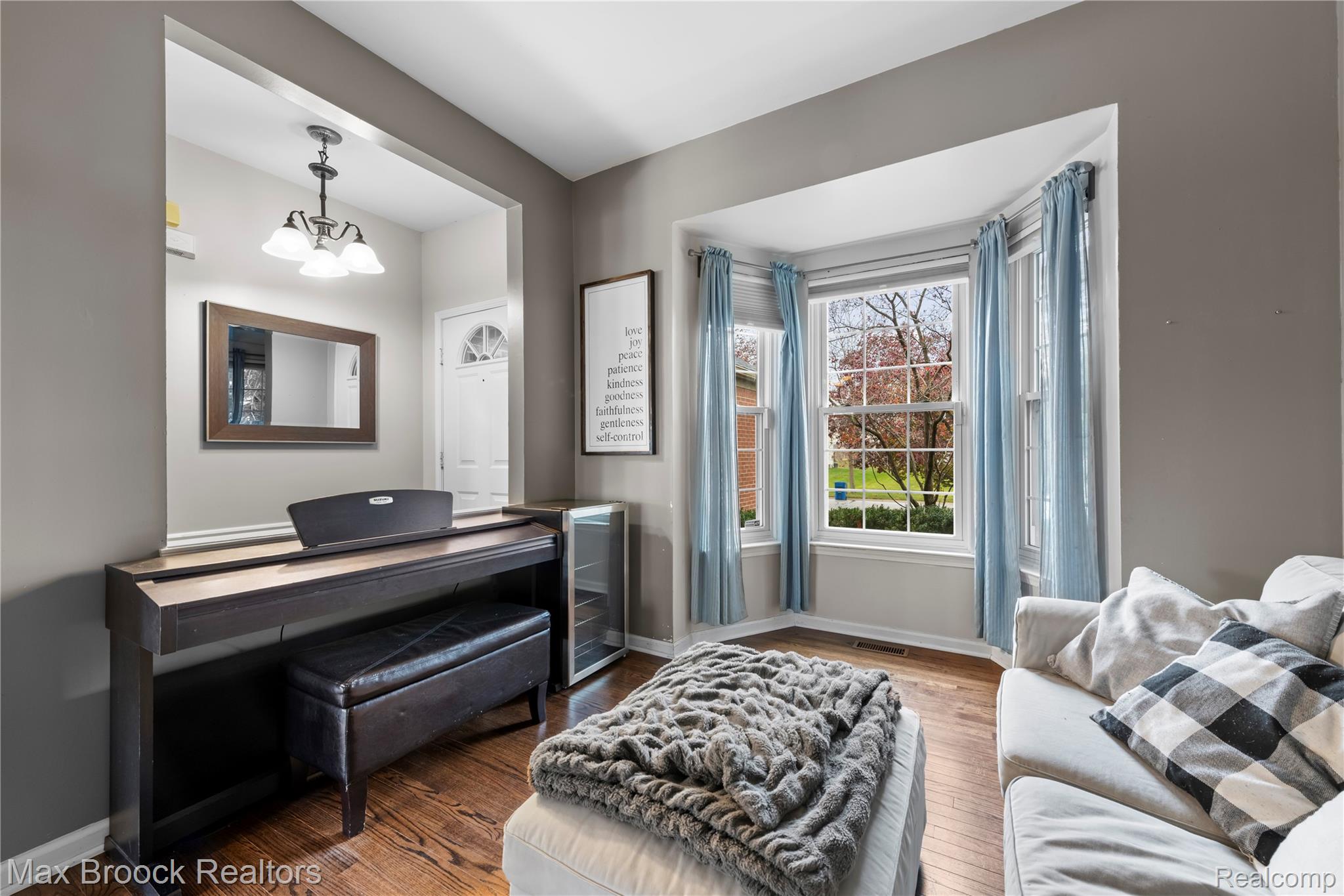 9894 High Meadow Drive