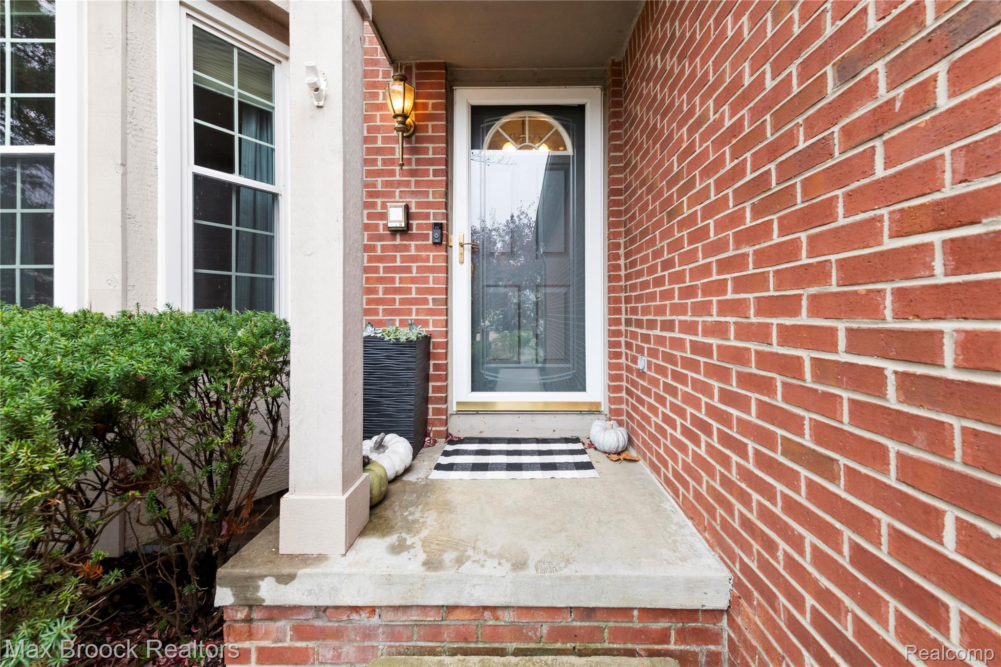 9894 High Meadow Drive