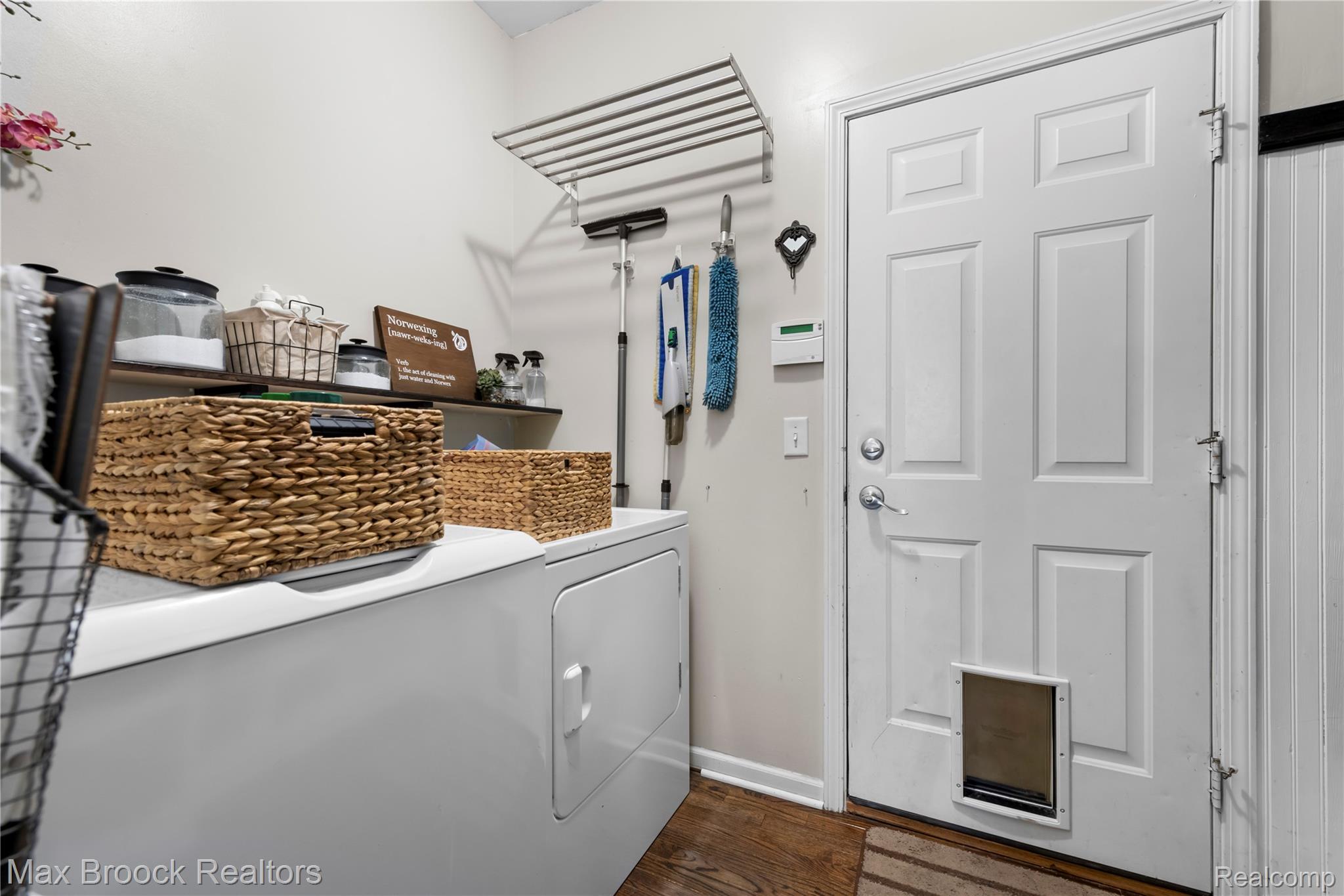 9894 High Meadow Drive