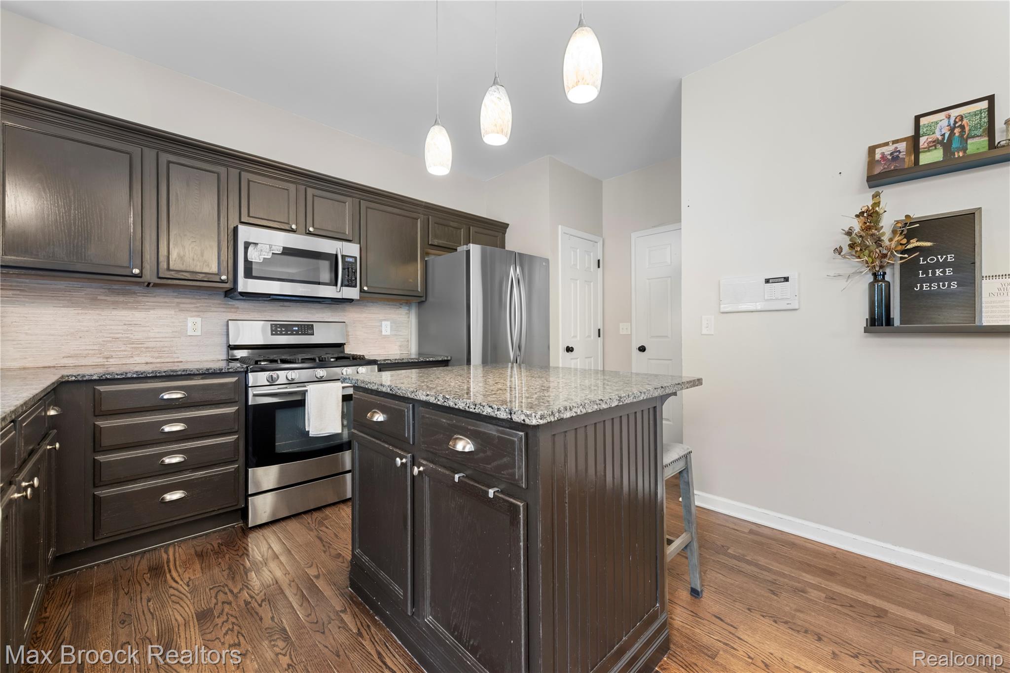 9894 High Meadow Drive