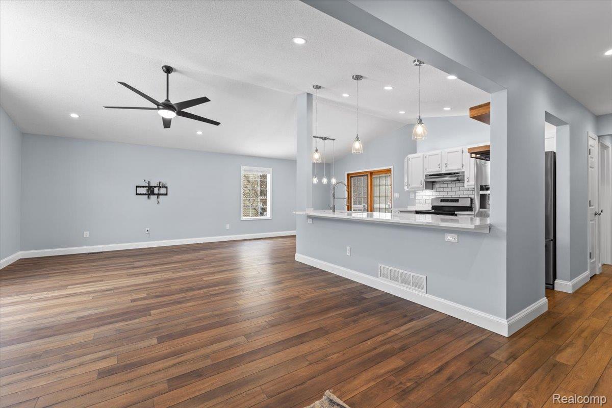 870 Alpine Drive