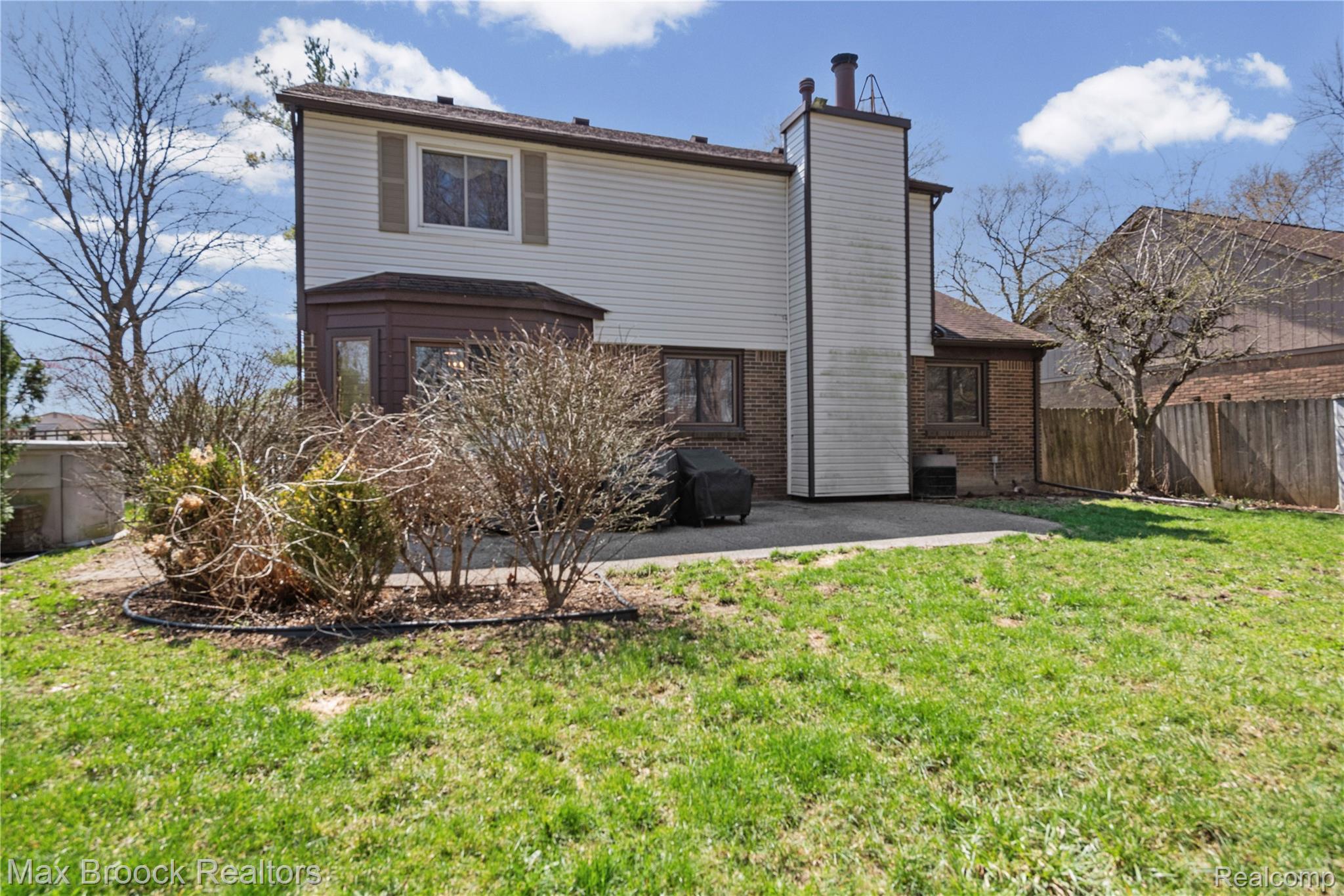 17883 Foxpointe Drive