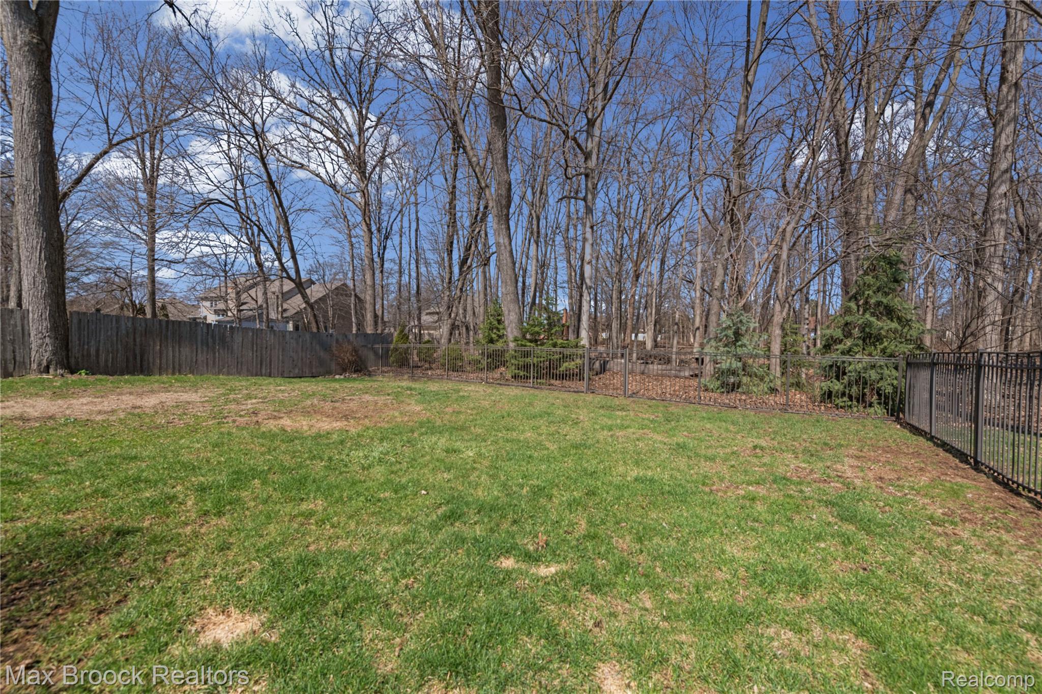 17883 Foxpointe Drive