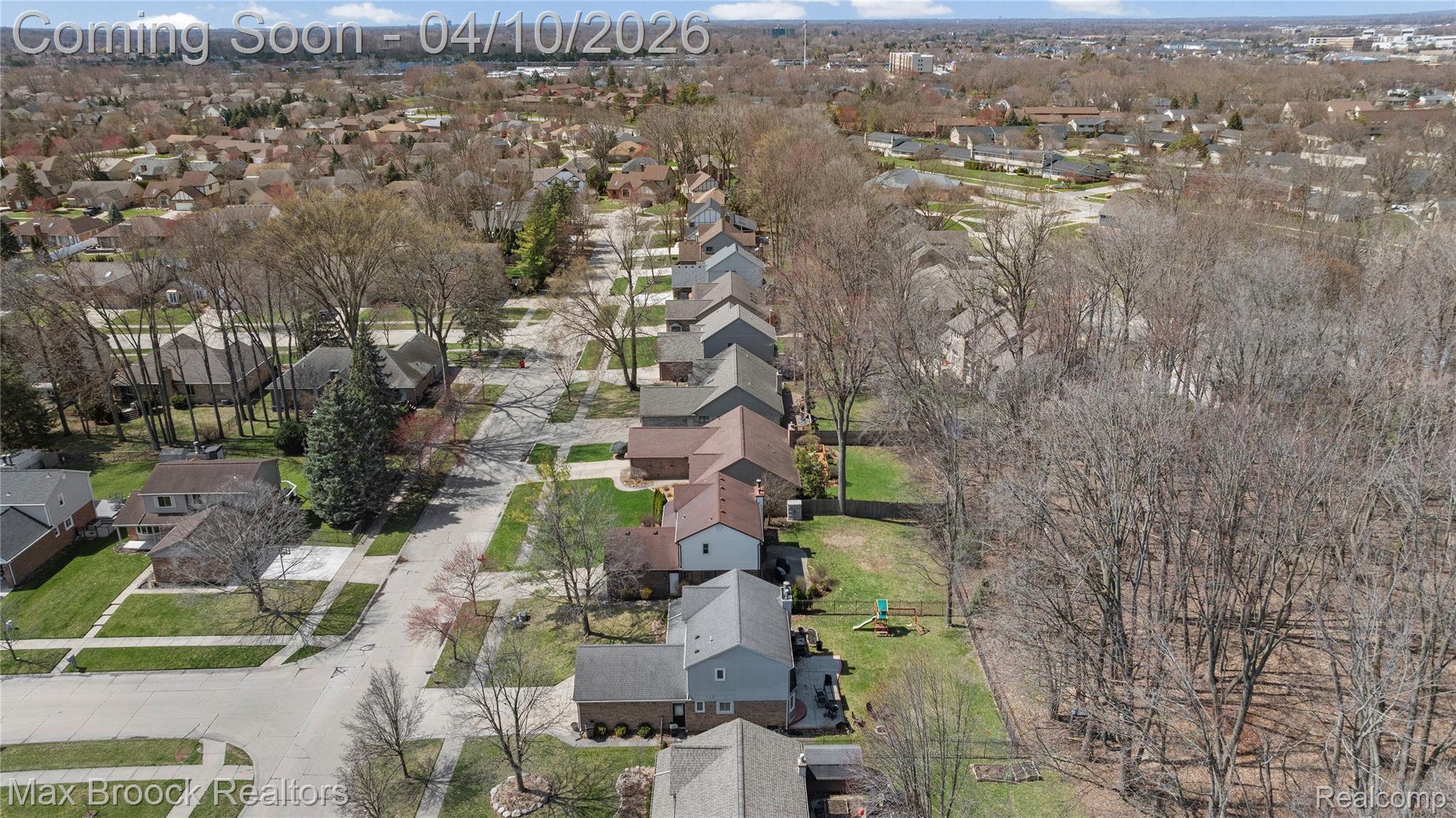 17883 Foxpointe Drive