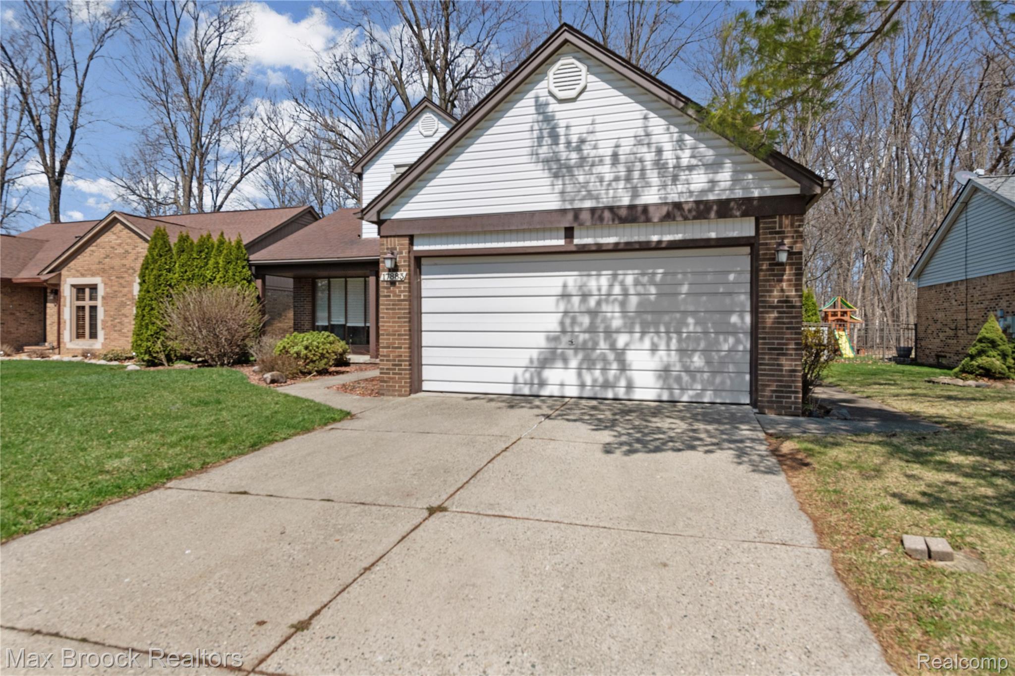 17883 Foxpointe Drive