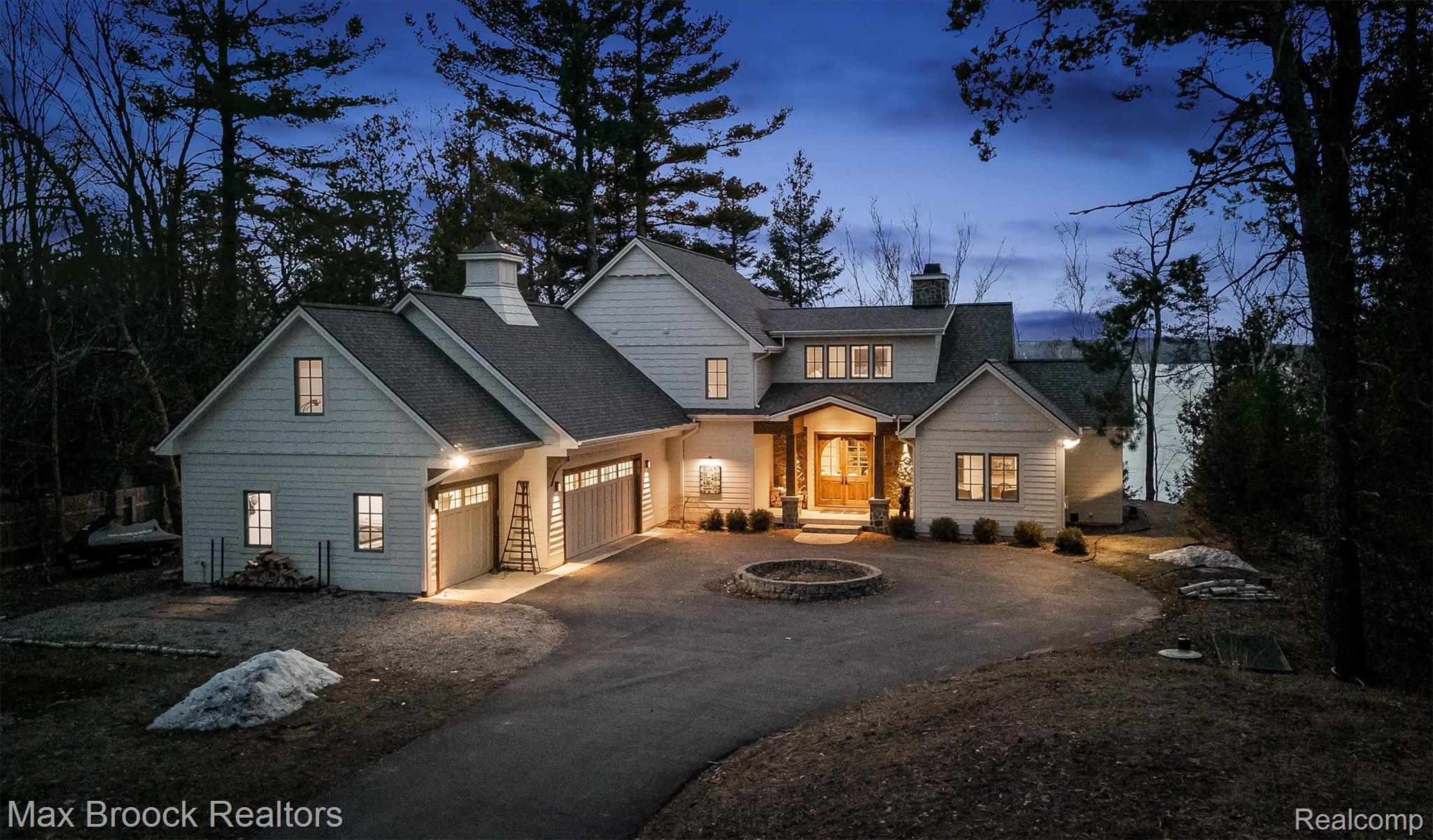 1432 S East Torch Lake Drive