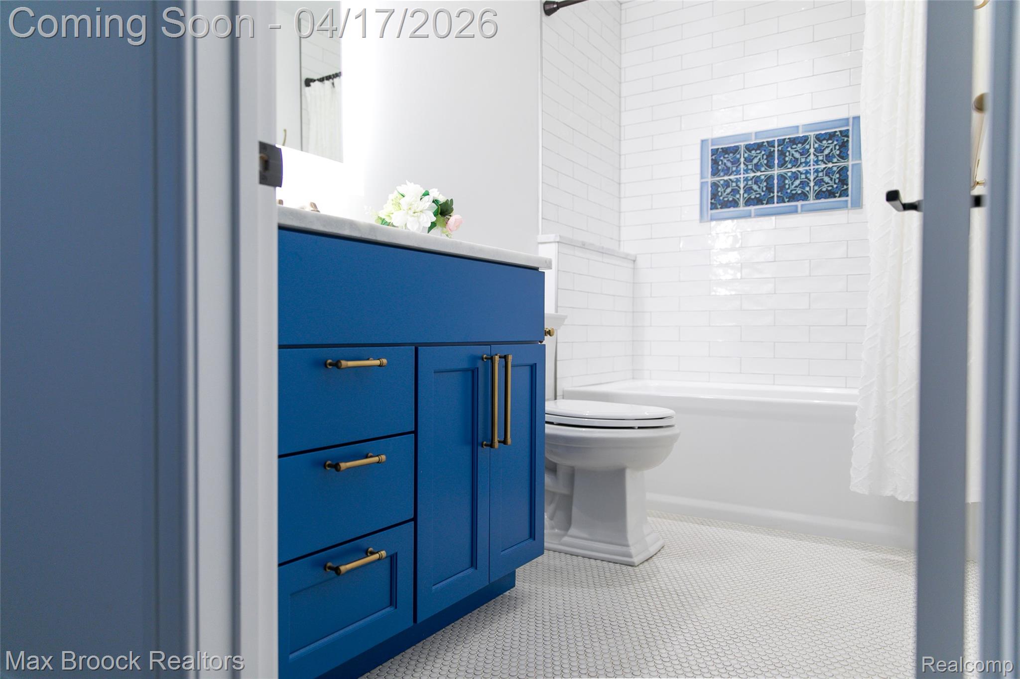 1432 S East Torch Lake Drive