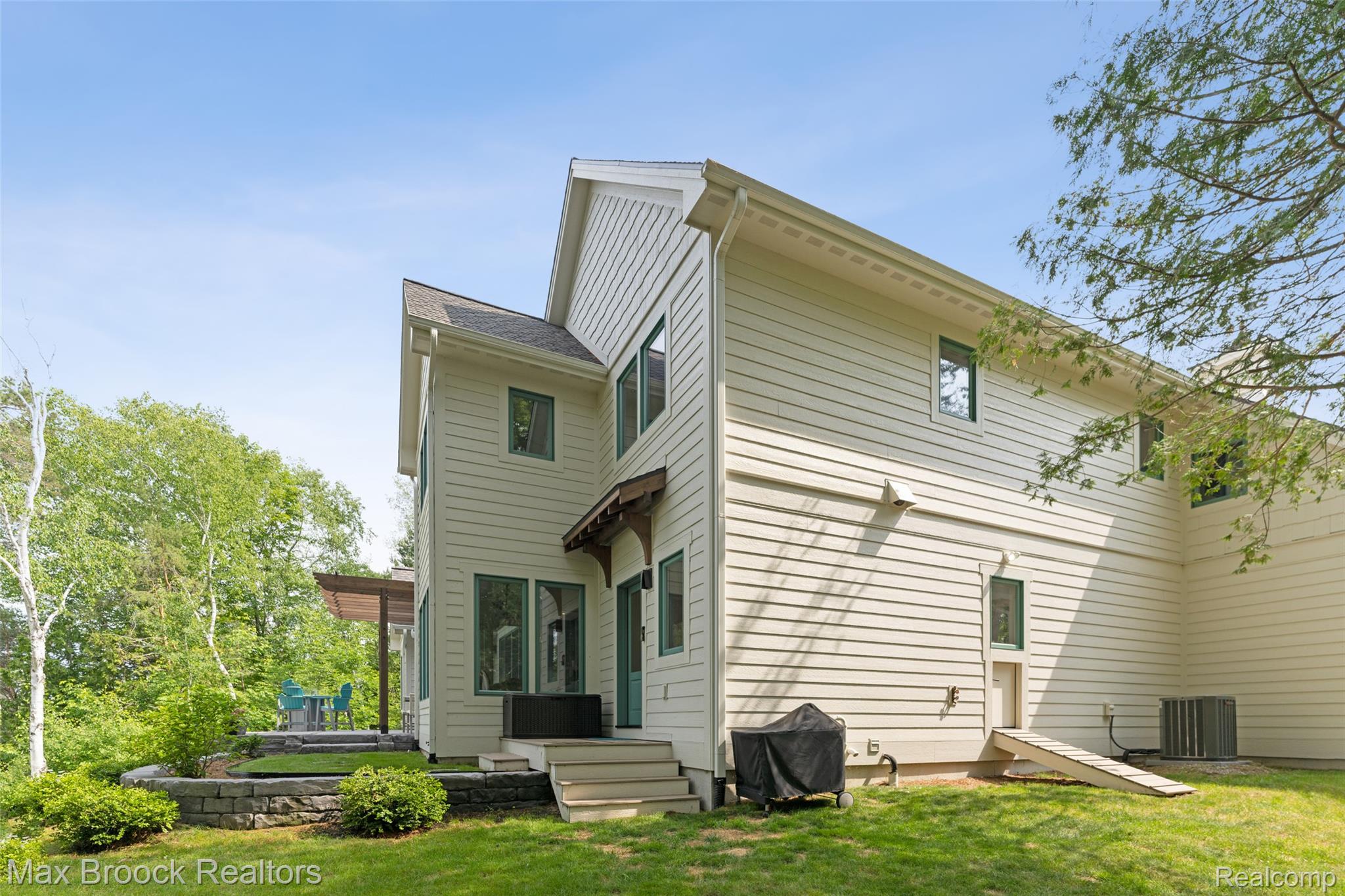 1432 S East Torch Lake Drive