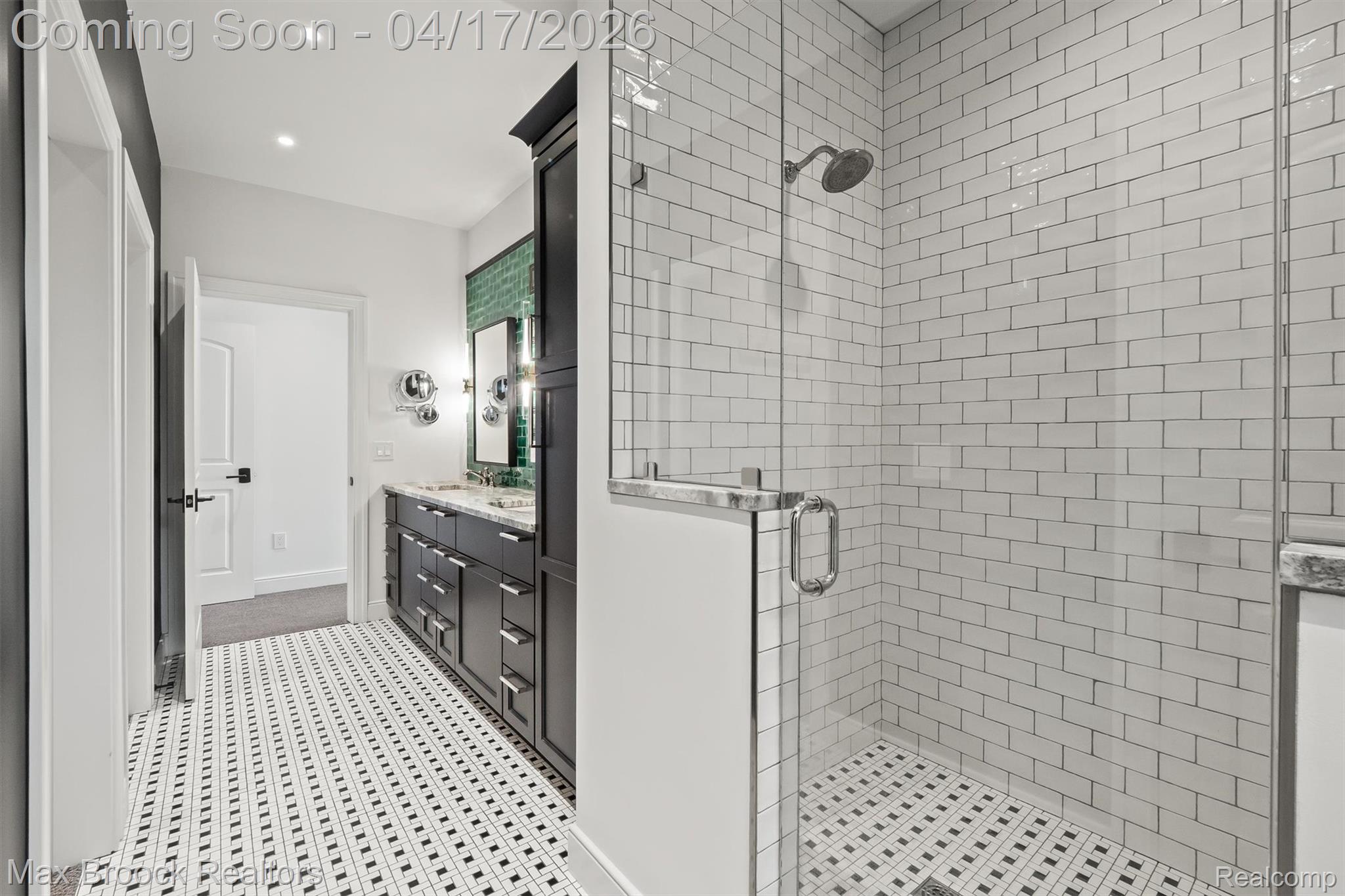 1432 S East Torch Lake Drive