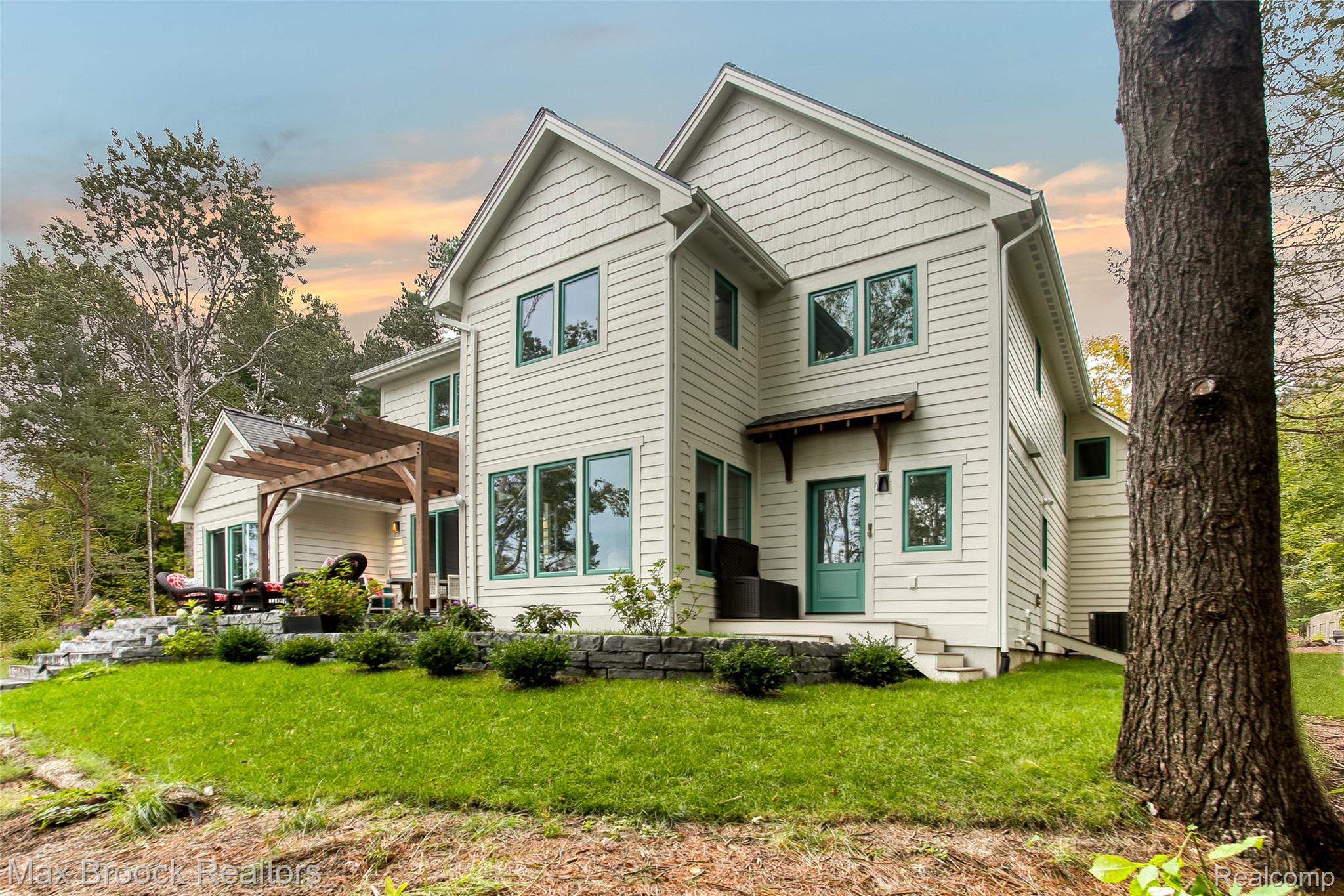 1432 S East Torch Lake Drive