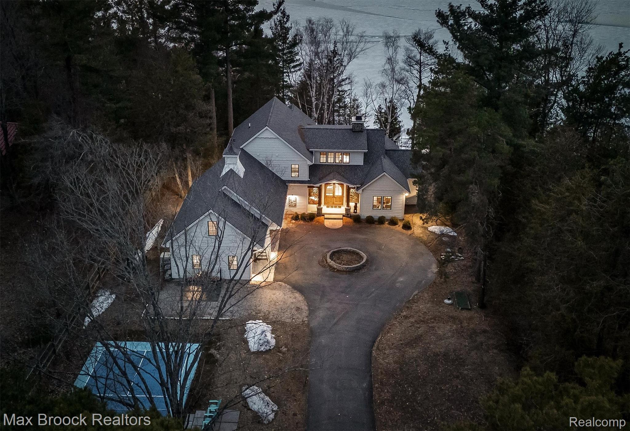 1432 S East Torch Lake Drive