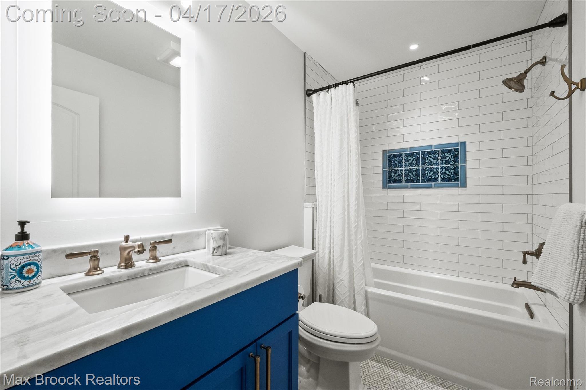 1432 S East Torch Lake Drive