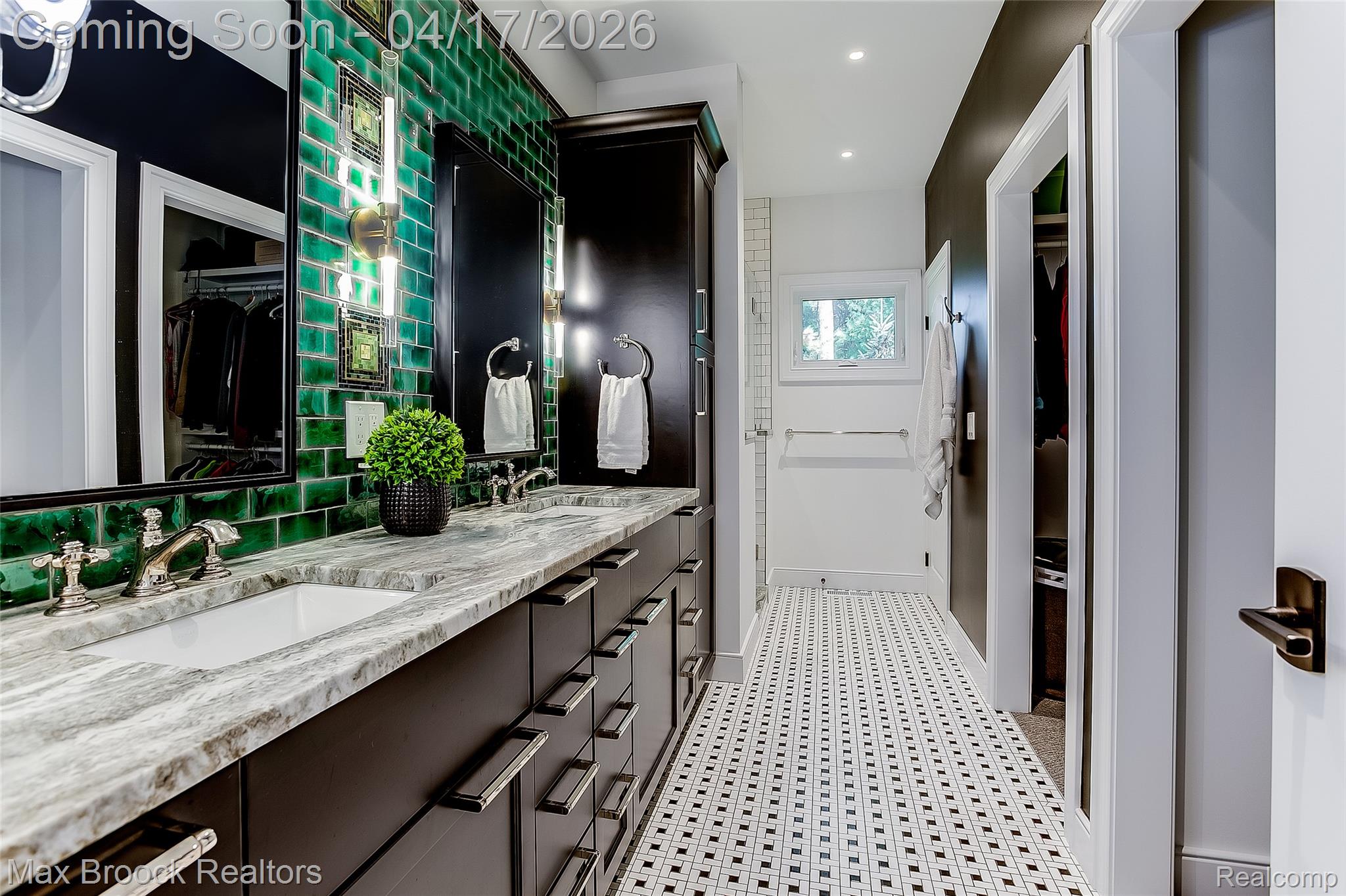 1432 S East Torch Lake Drive