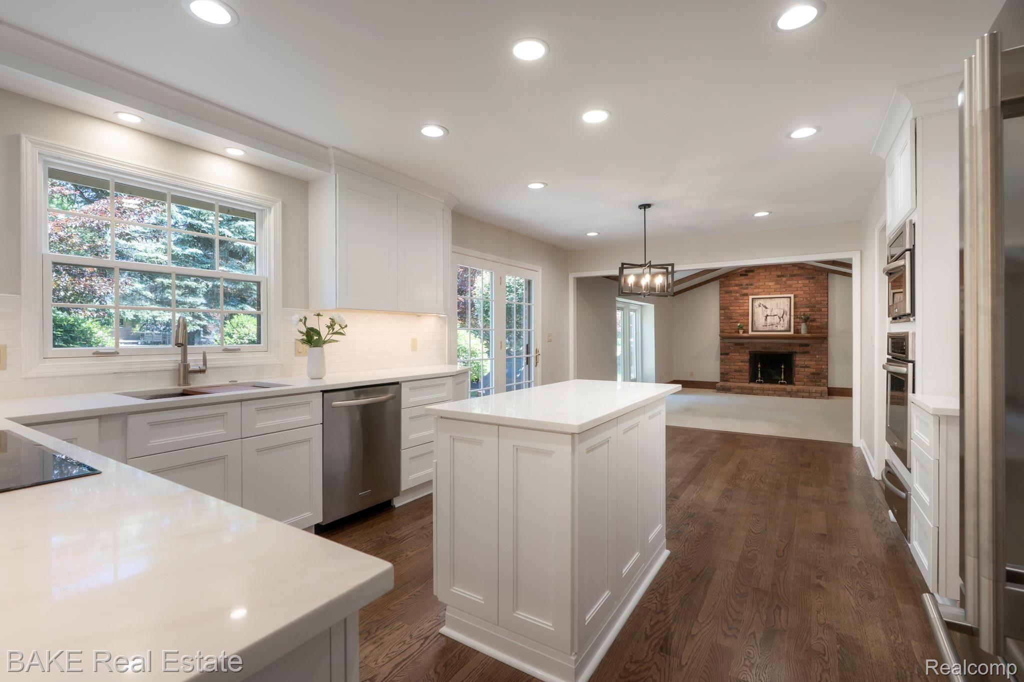 10000 Red Maple Drive