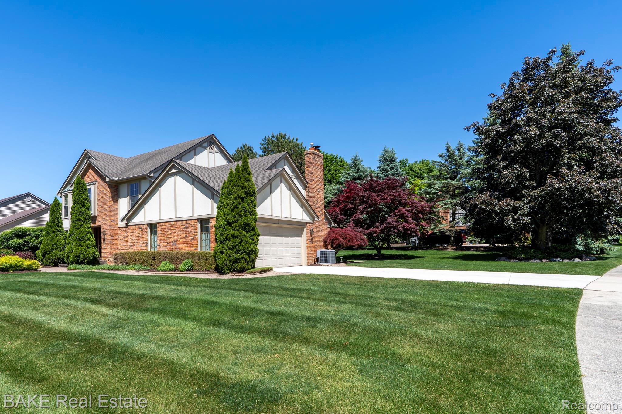 10000 Red Maple Drive