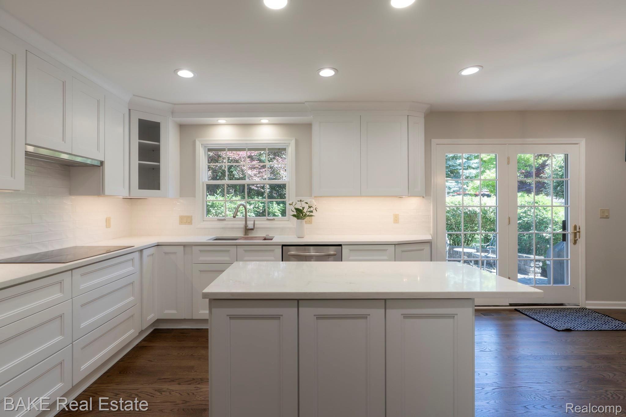 10000 Red Maple Drive