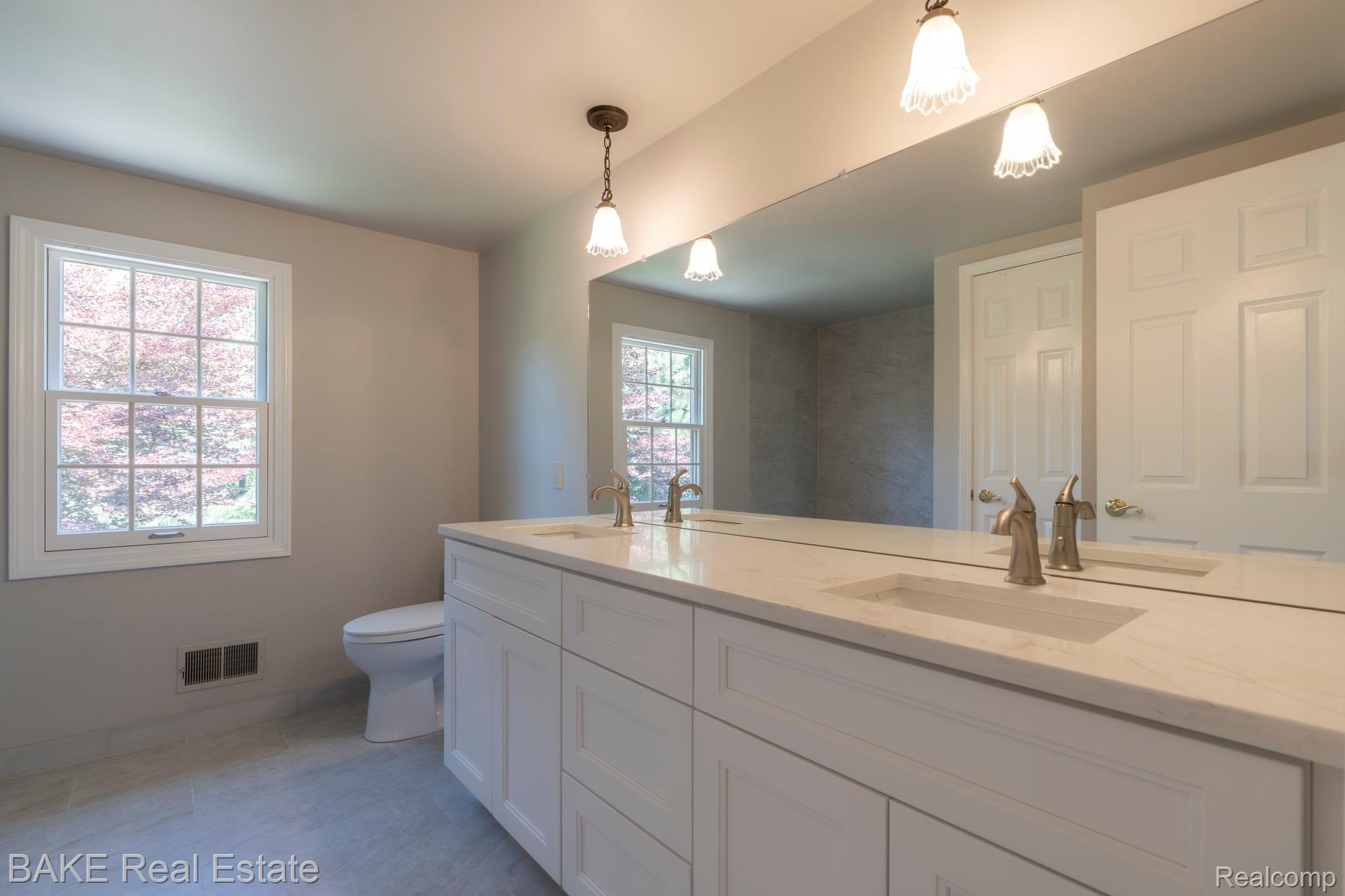 10000 Red Maple Drive