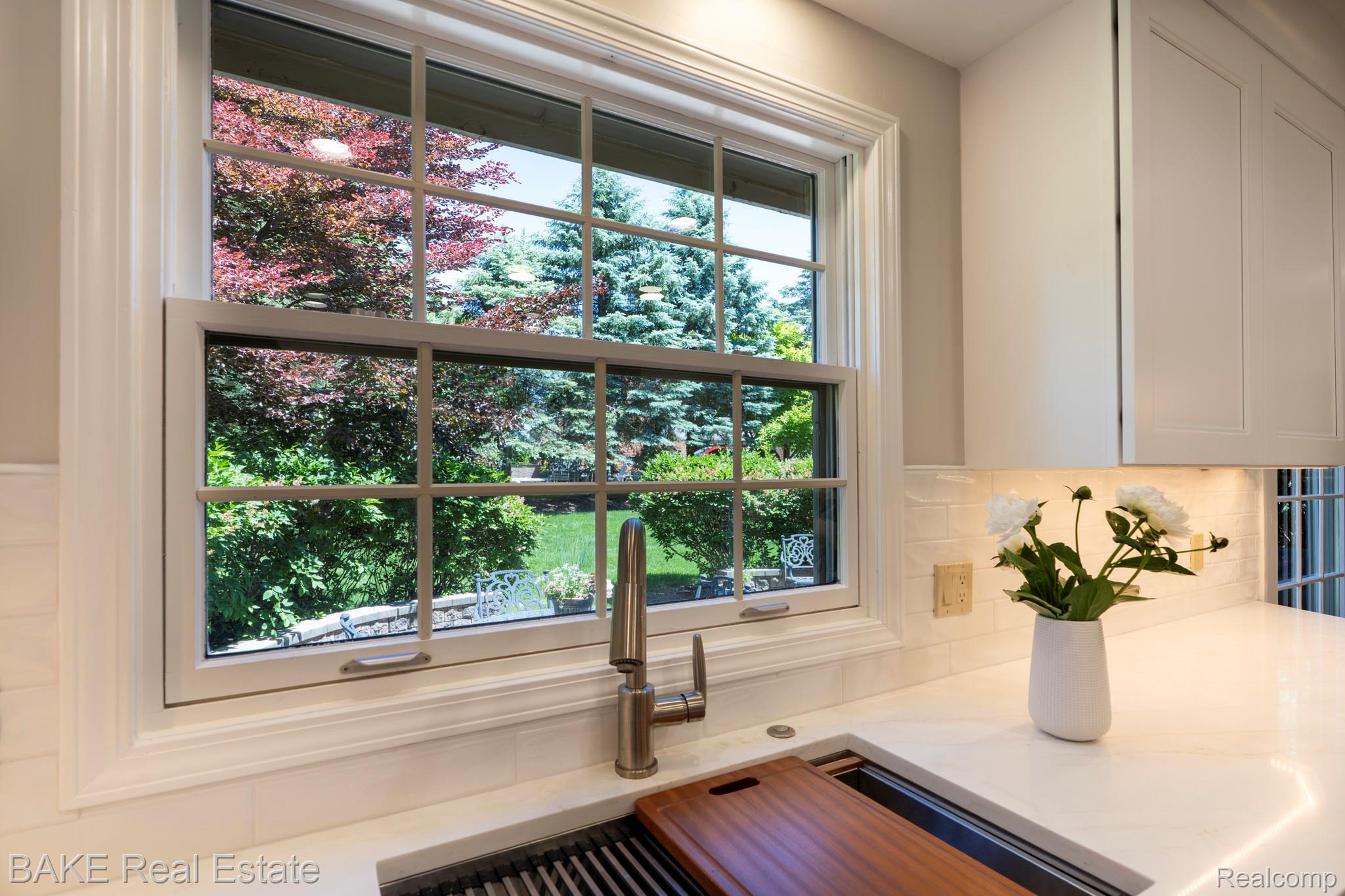 10000 Red Maple Drive