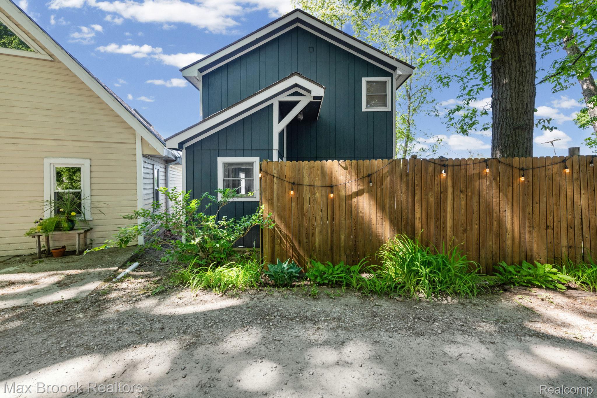 5338 Wildwood Drive