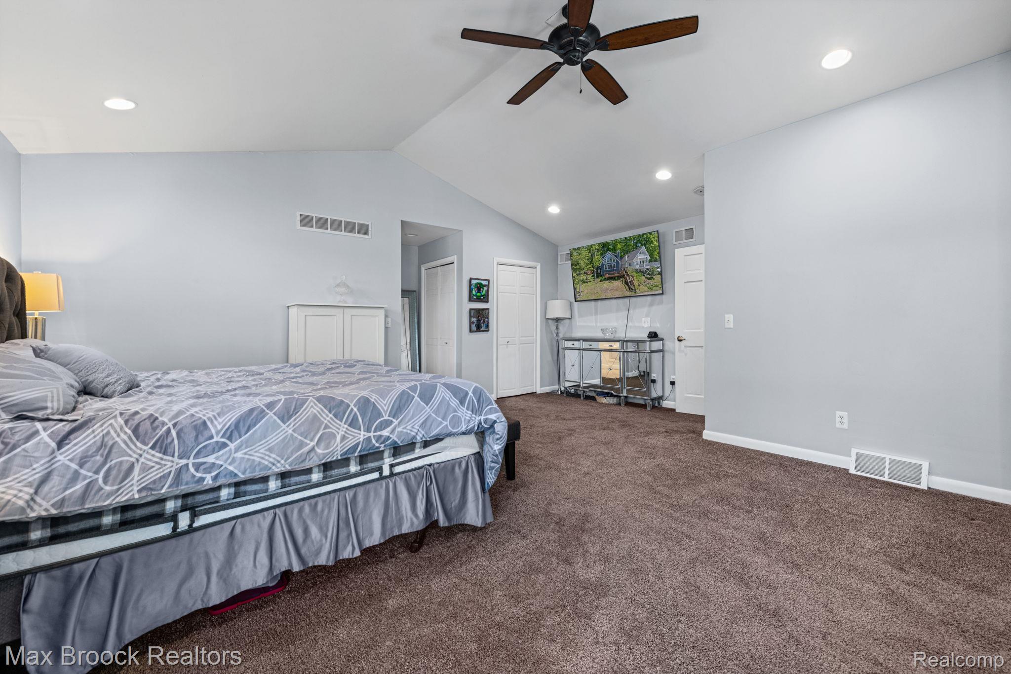 5338 Wildwood Drive