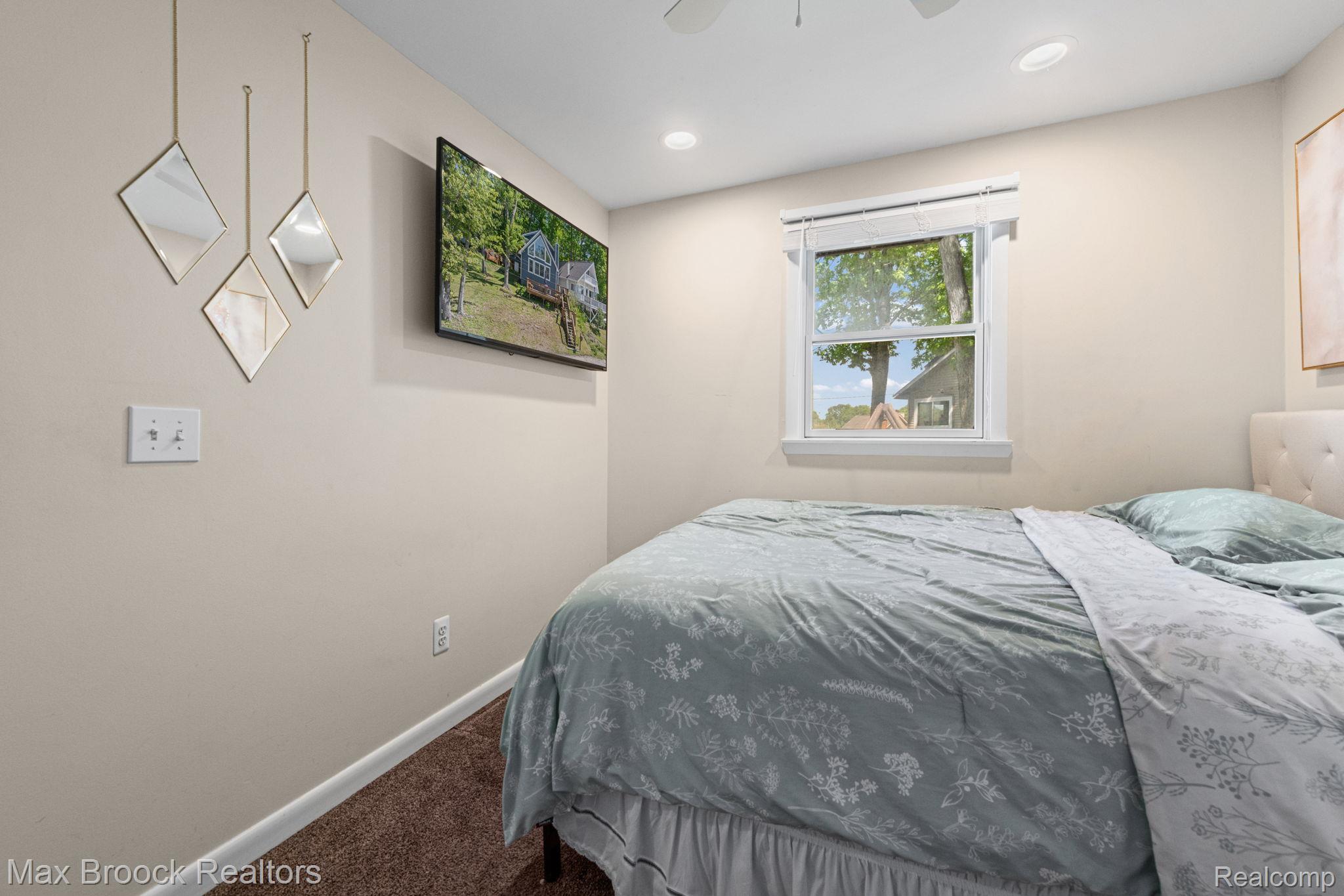 5338 Wildwood Drive