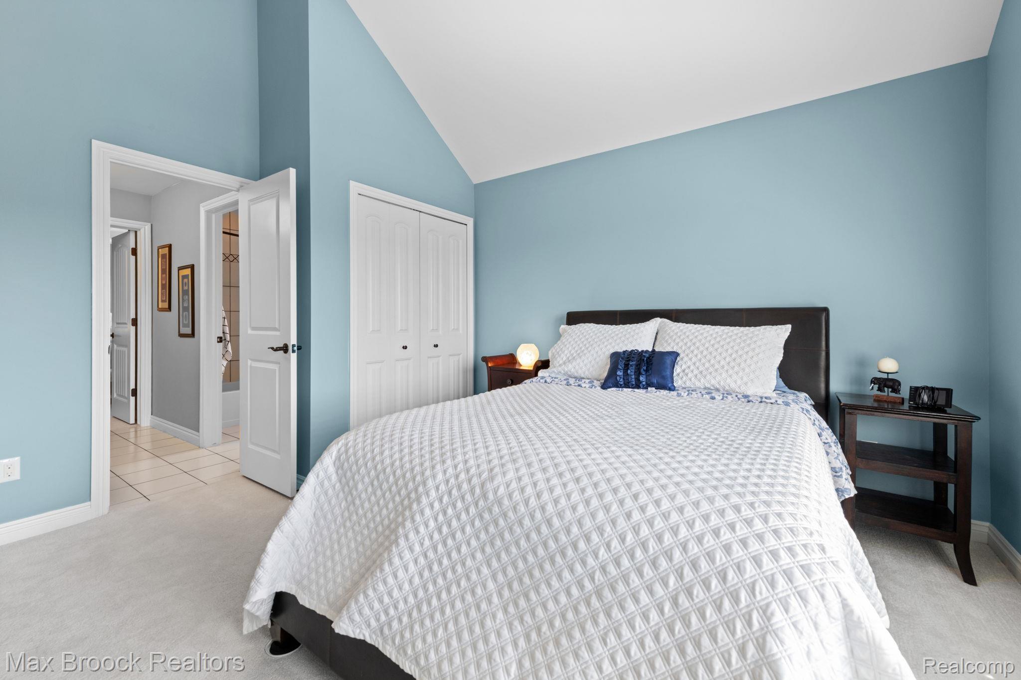 10812 Waterfall Court