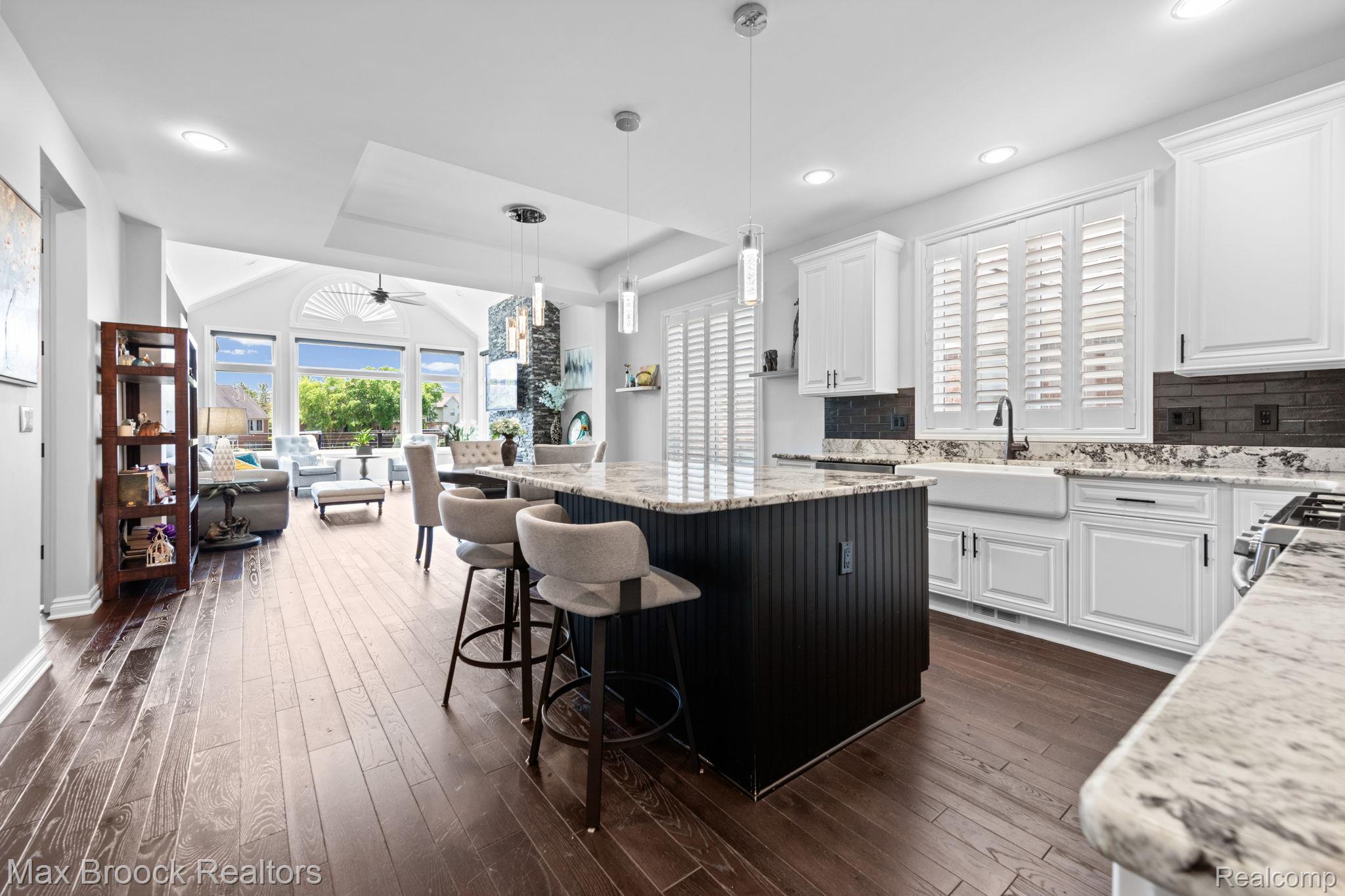 10812 Waterfall Court