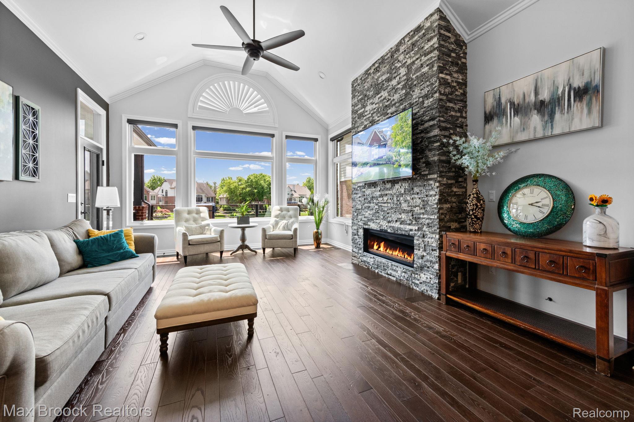 10812 Waterfall Court