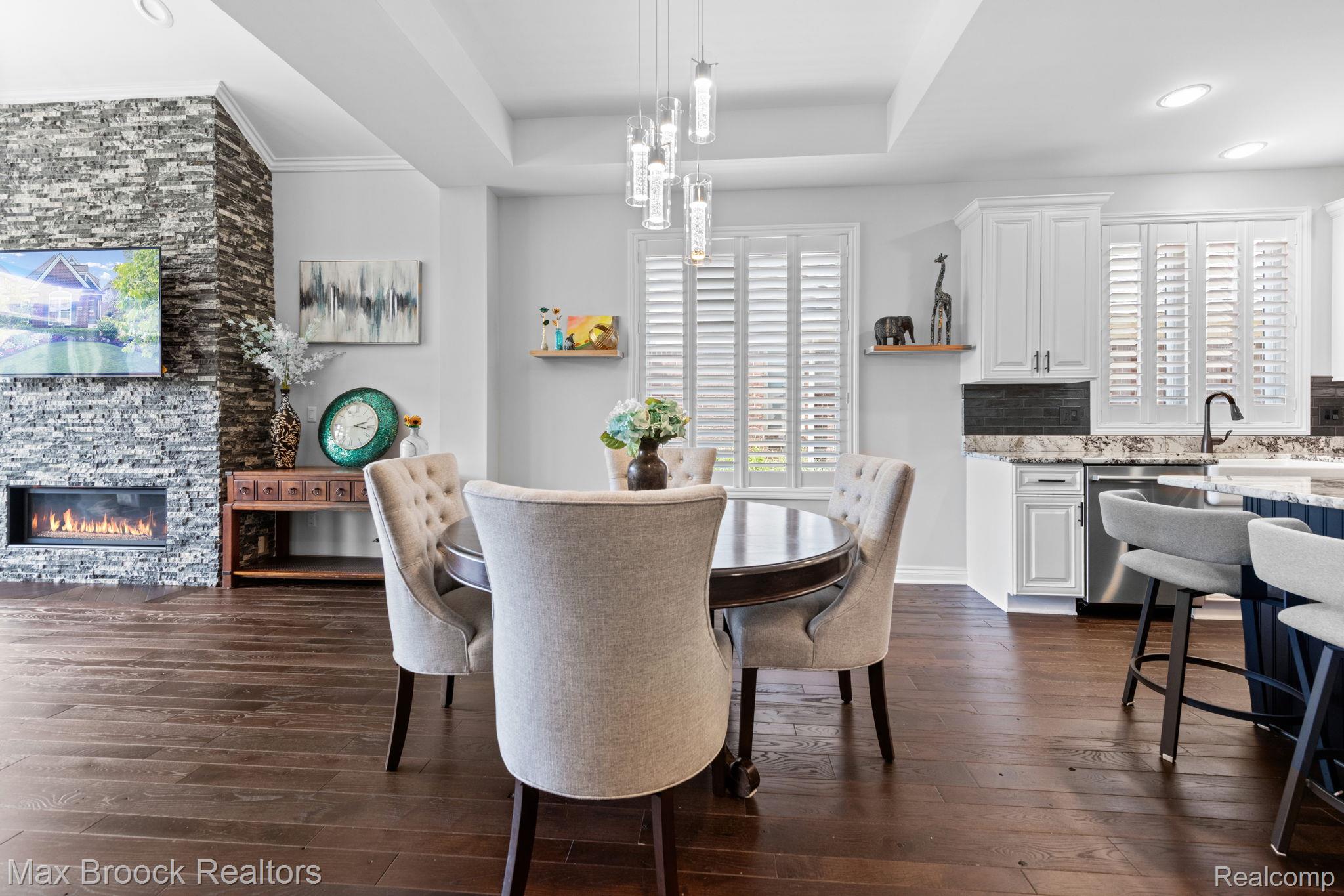 10812 Waterfall Court