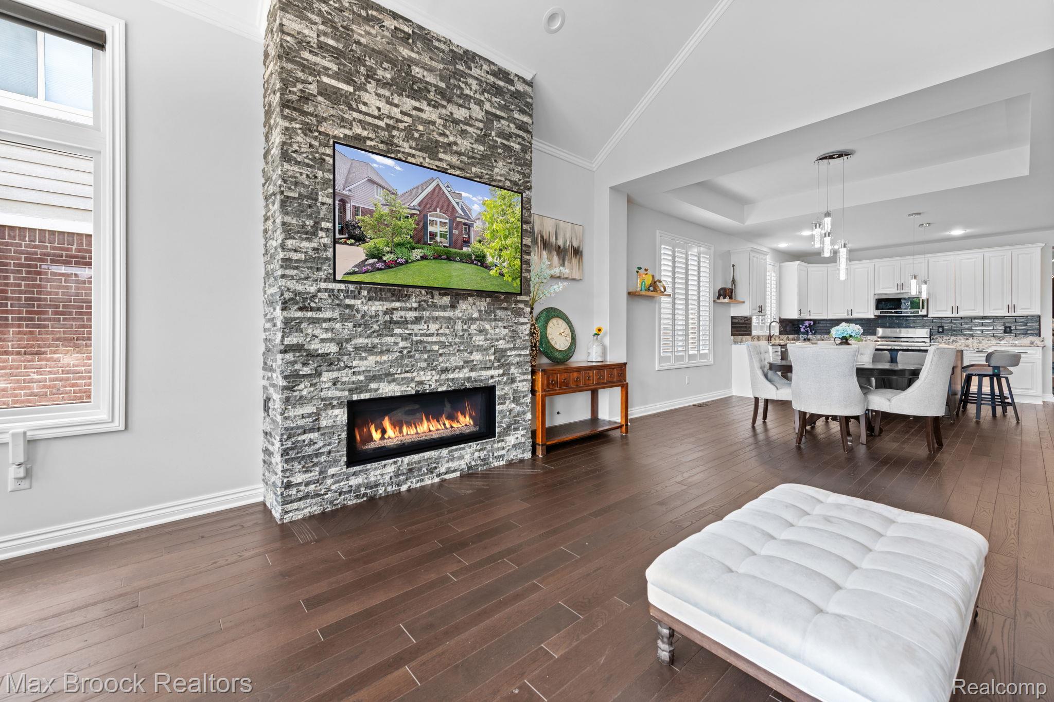 10812 Waterfall Court