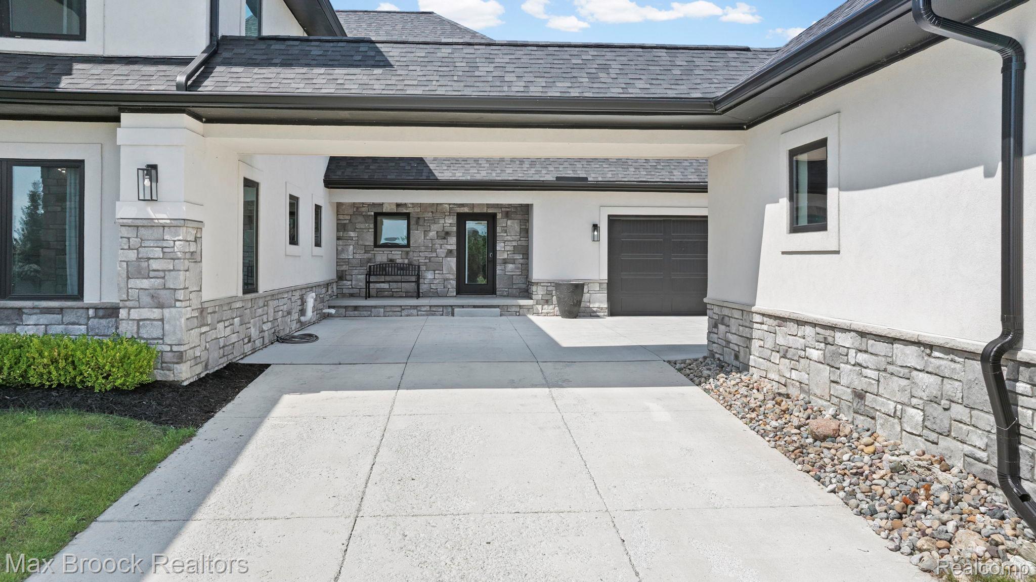 10464 Stoney Point Drive