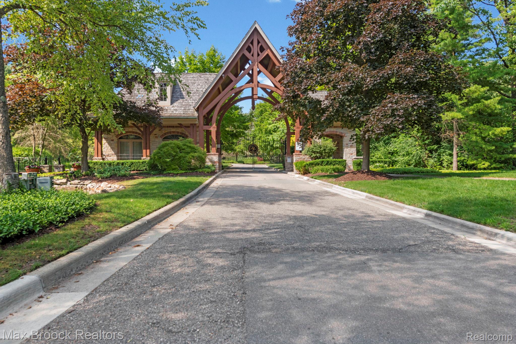 10464 Stoney Point Drive