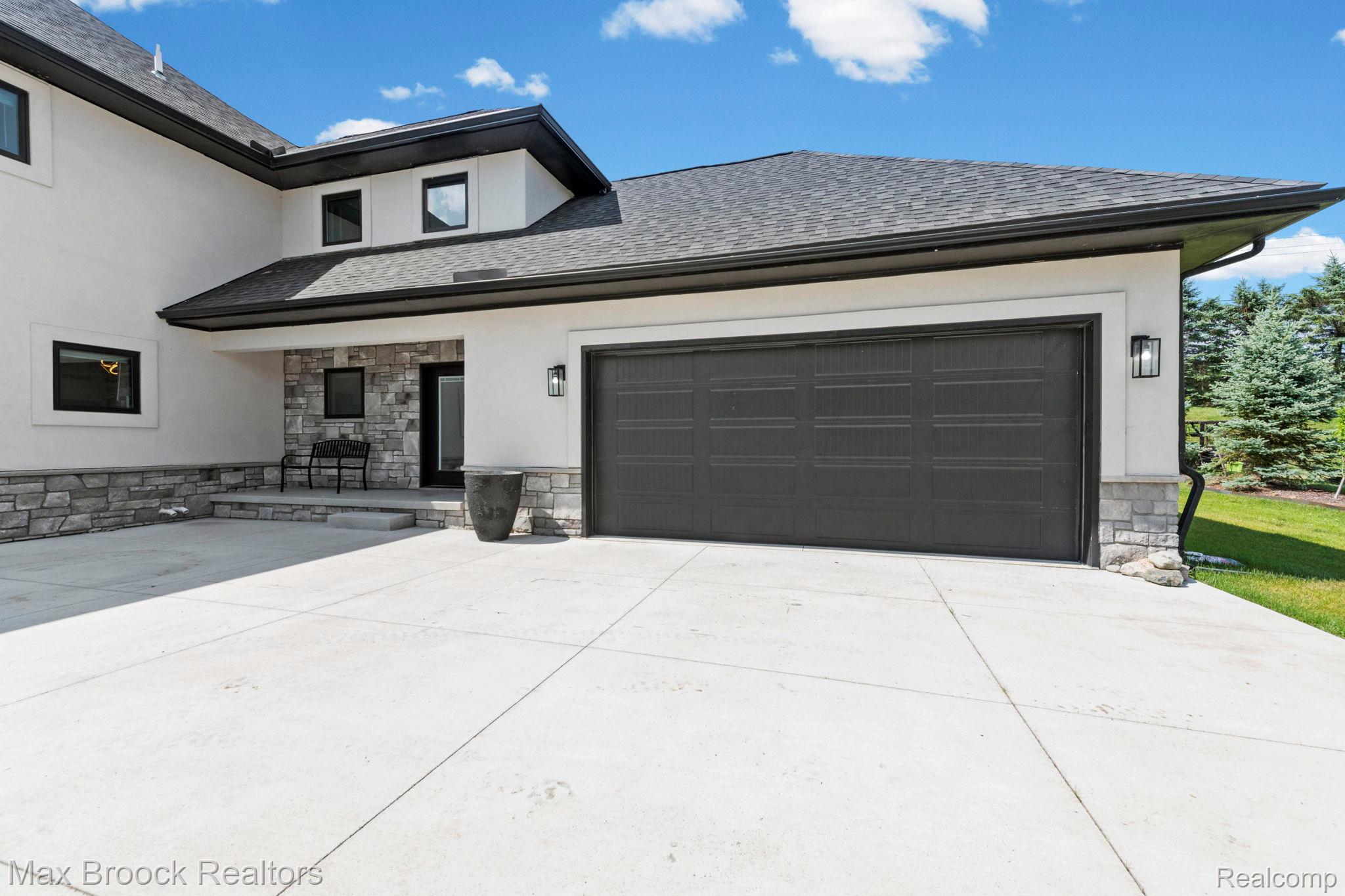 10464 Stoney Point Drive