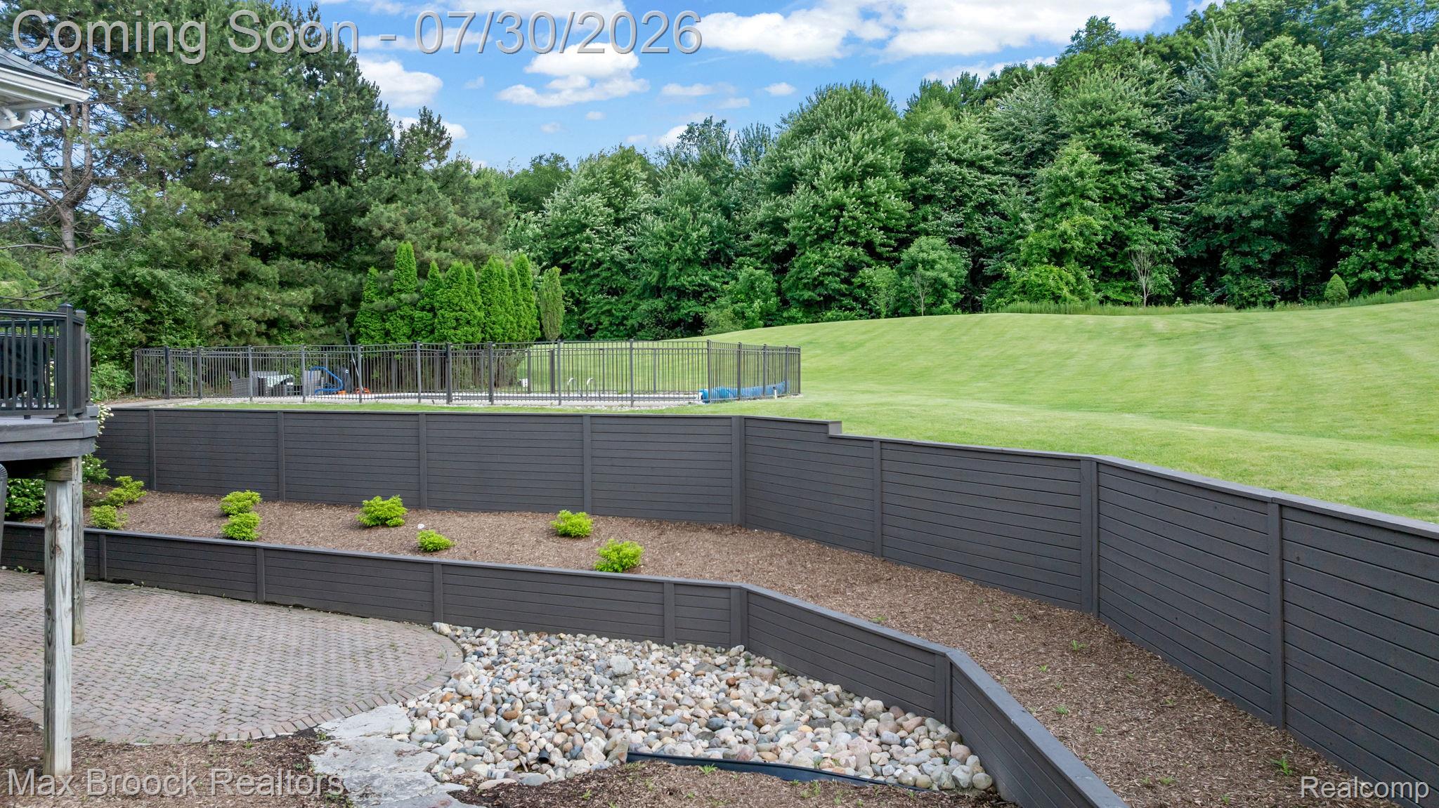6827 Strawberry Lane