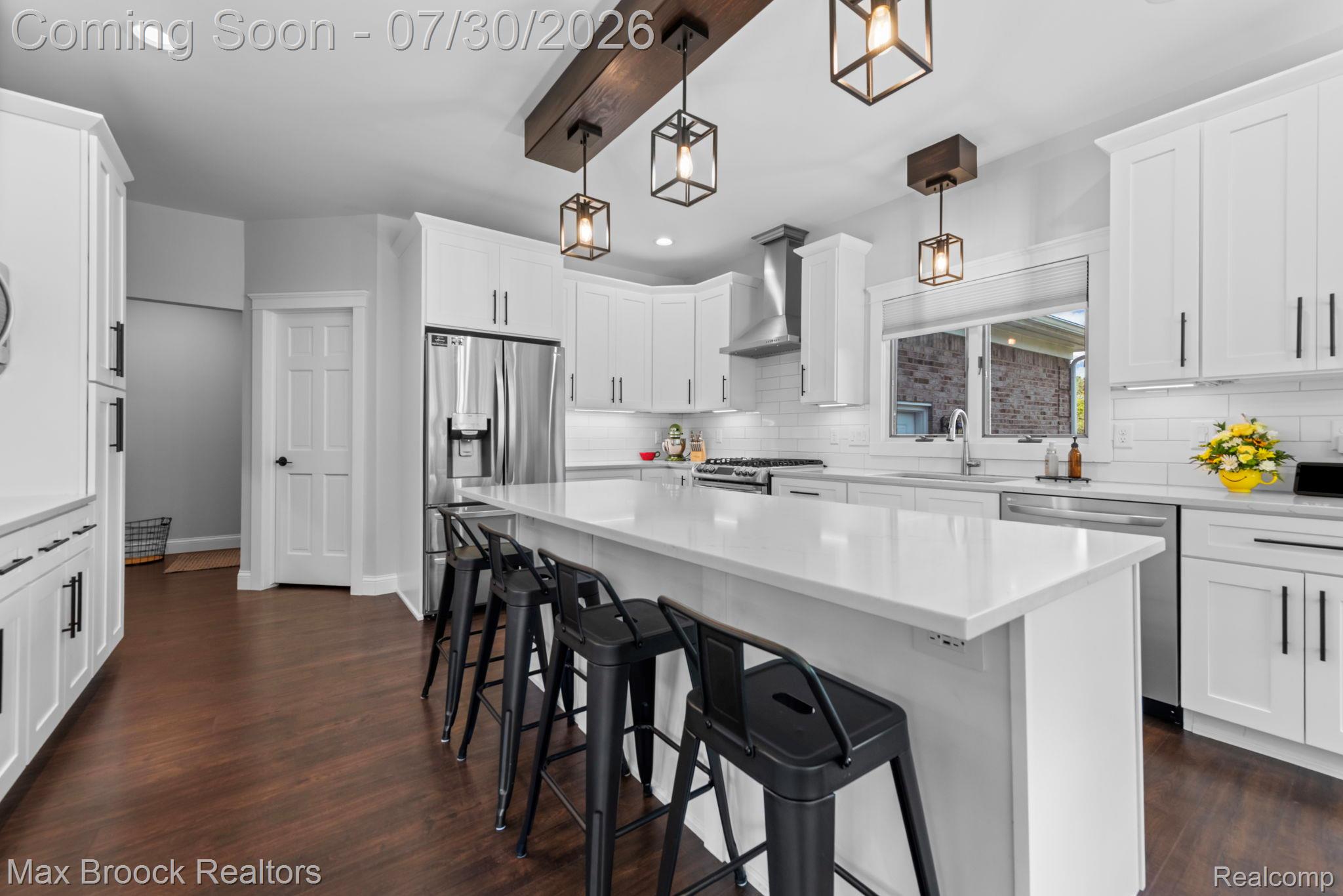 6827 Strawberry Lane