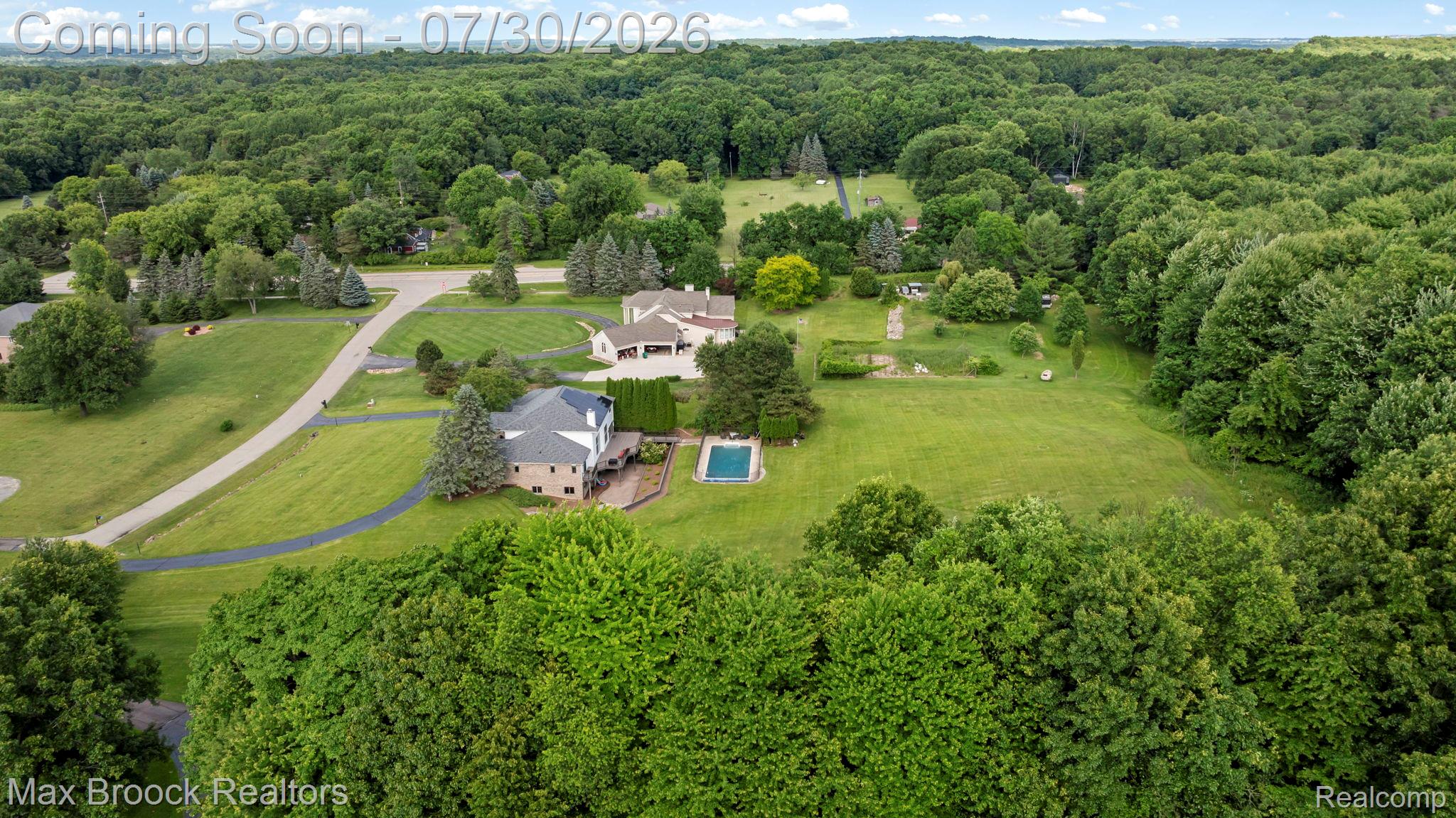 6827 Strawberry Lane