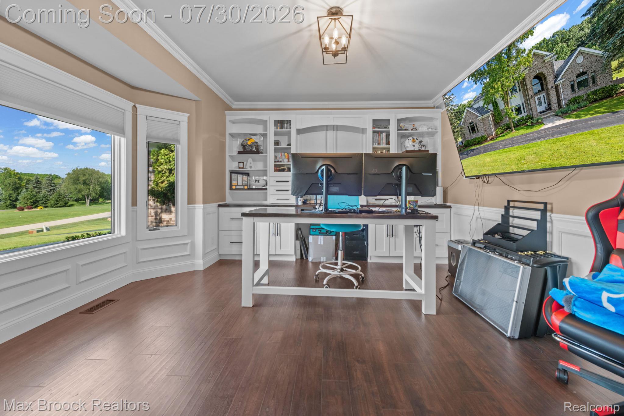 6827 Strawberry Lane