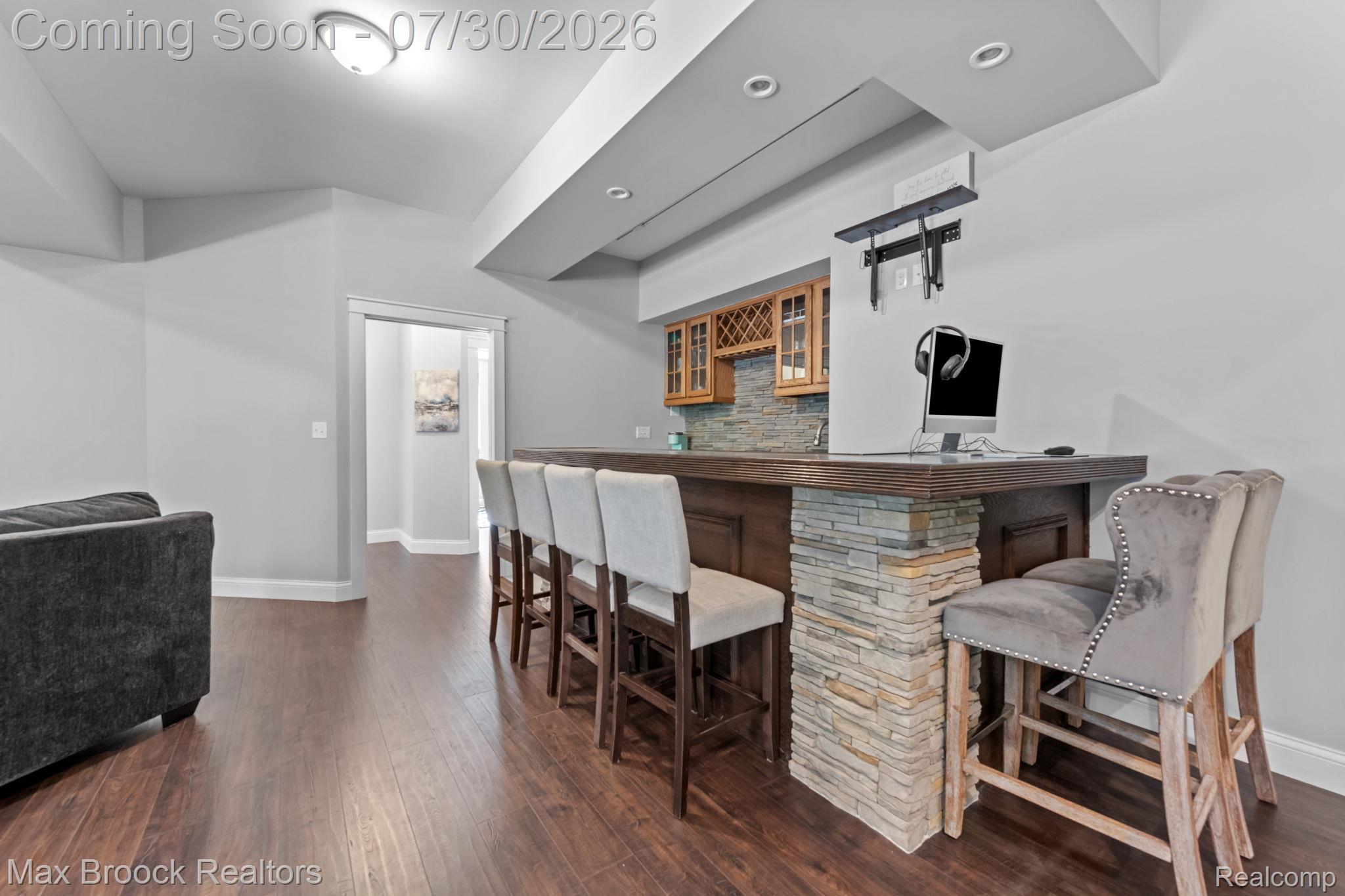 6827 Strawberry Lane