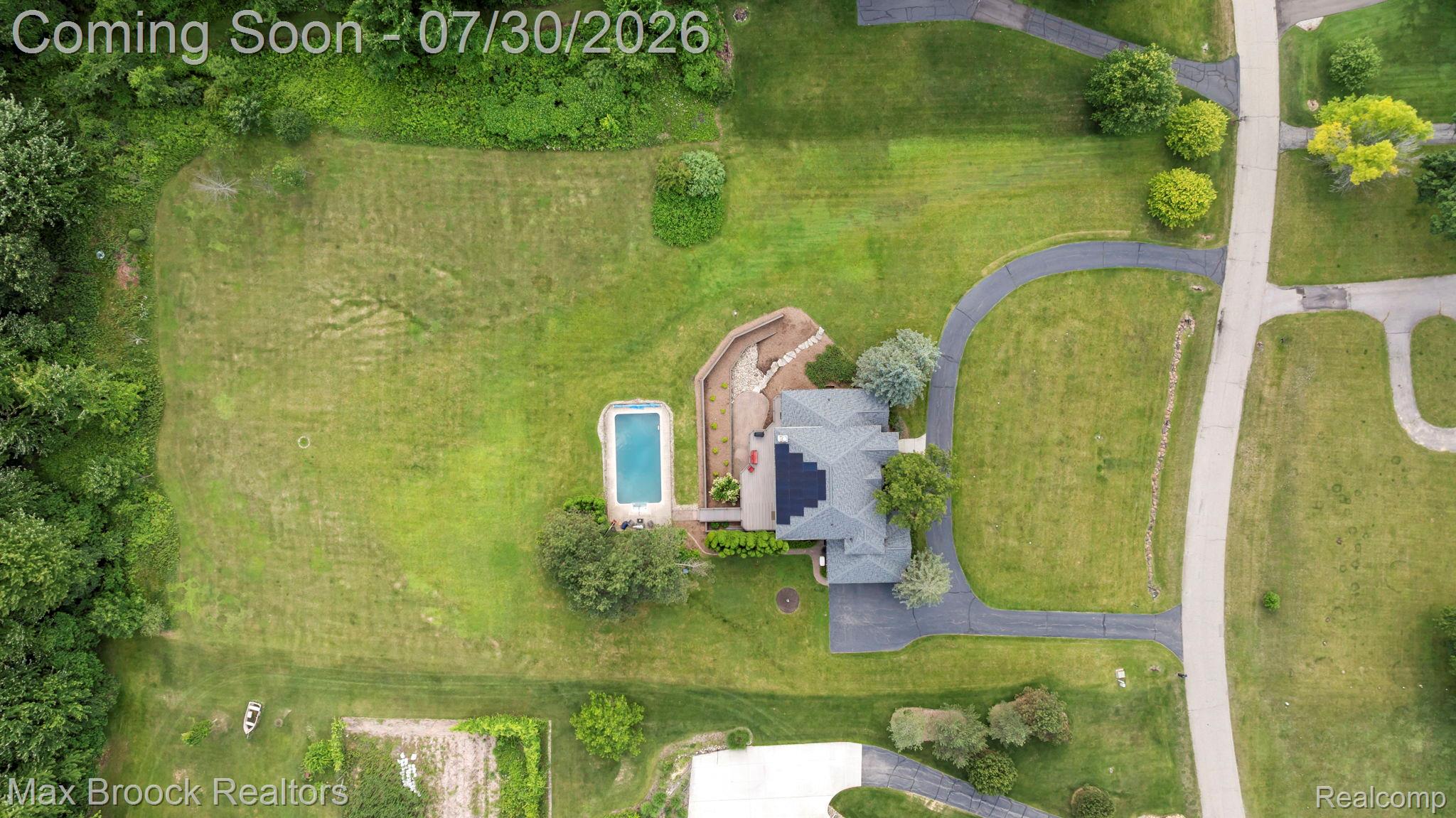 6827 Strawberry Lane
